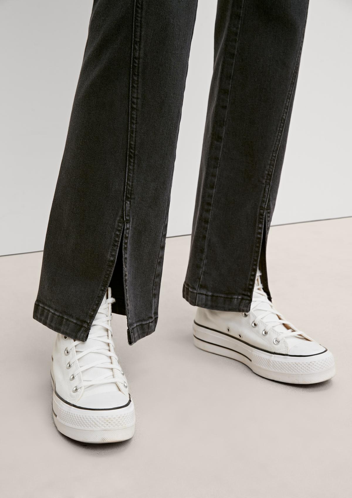 comma Regular: Jeans mit Flared Leg