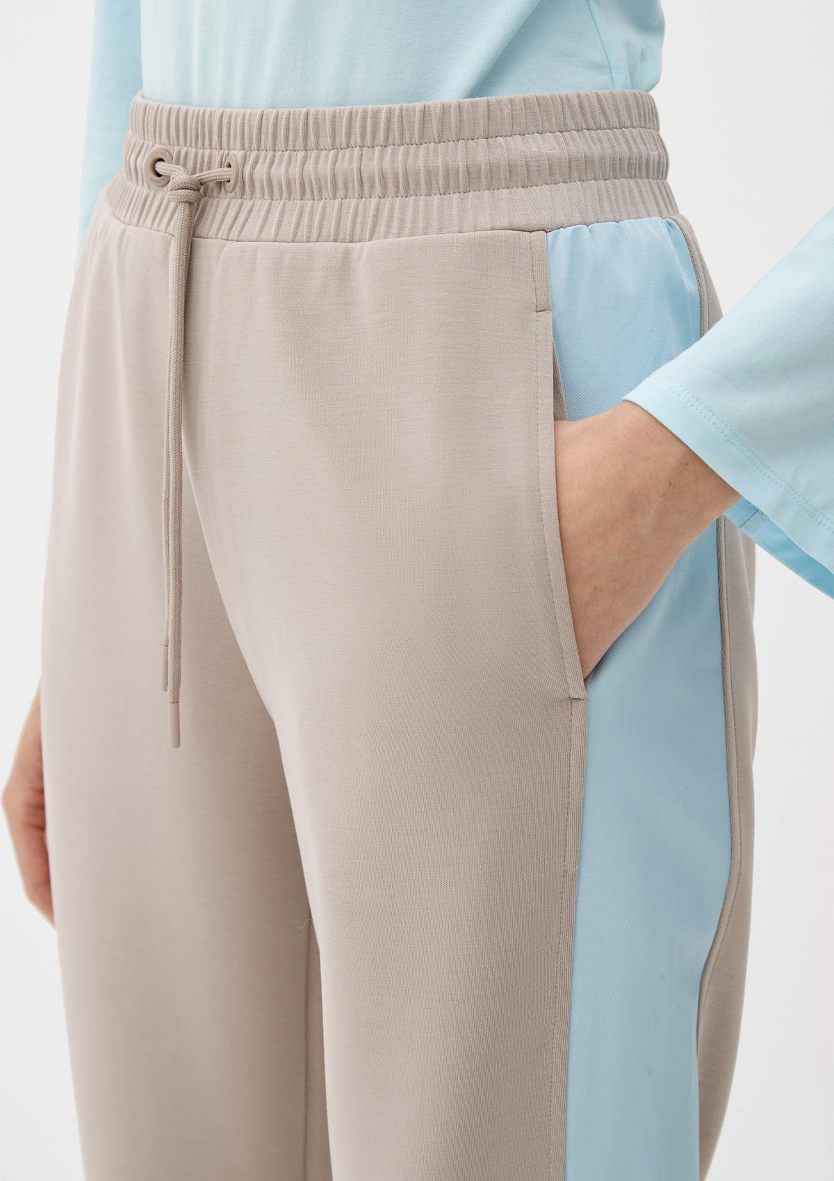 s.Oliver Regular: joggingové kalhoty ze směsi s modalem