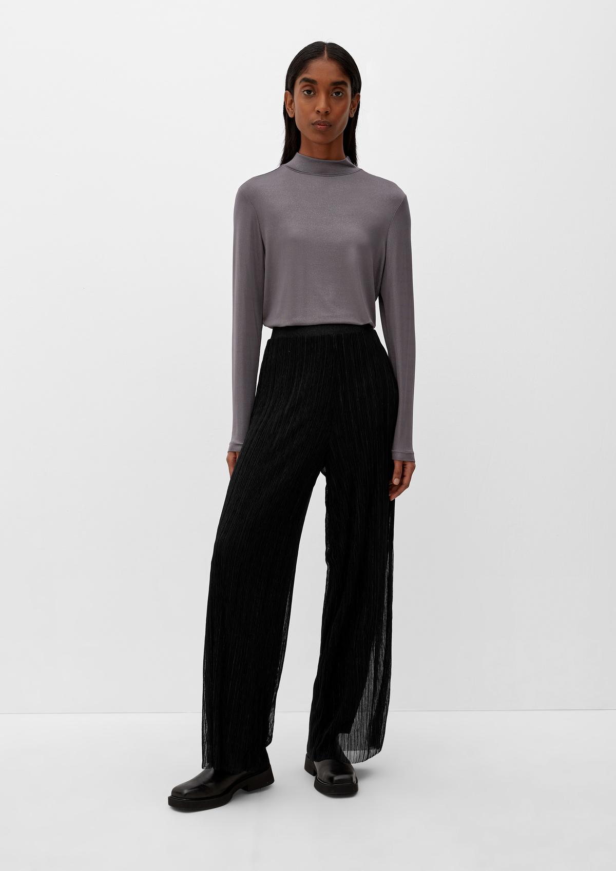 Regular fit: trousers with glitter yarn - black