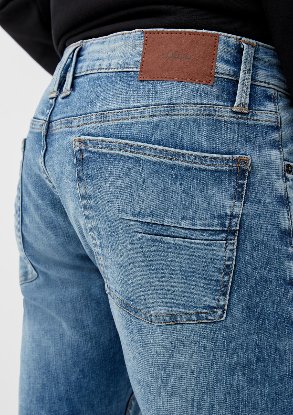 s.Oliver Slim fit: Five-pocket jeans in hyper stretch material