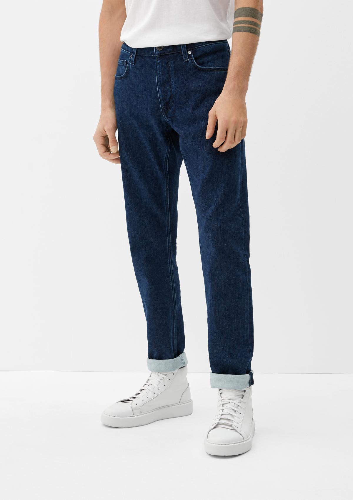 Slim fit: jeans with a tapered leg - navy