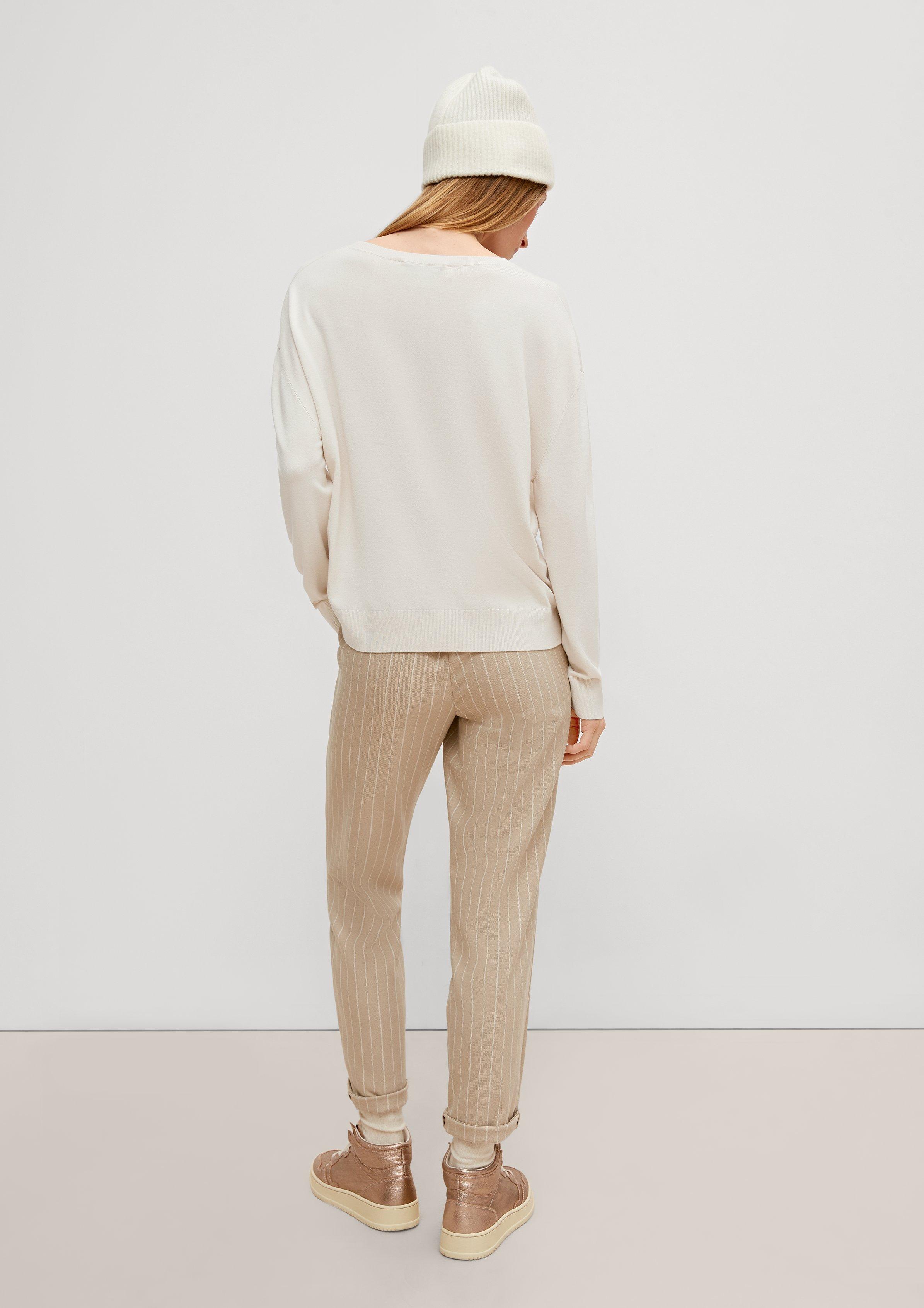 Knitted pullover in 8009