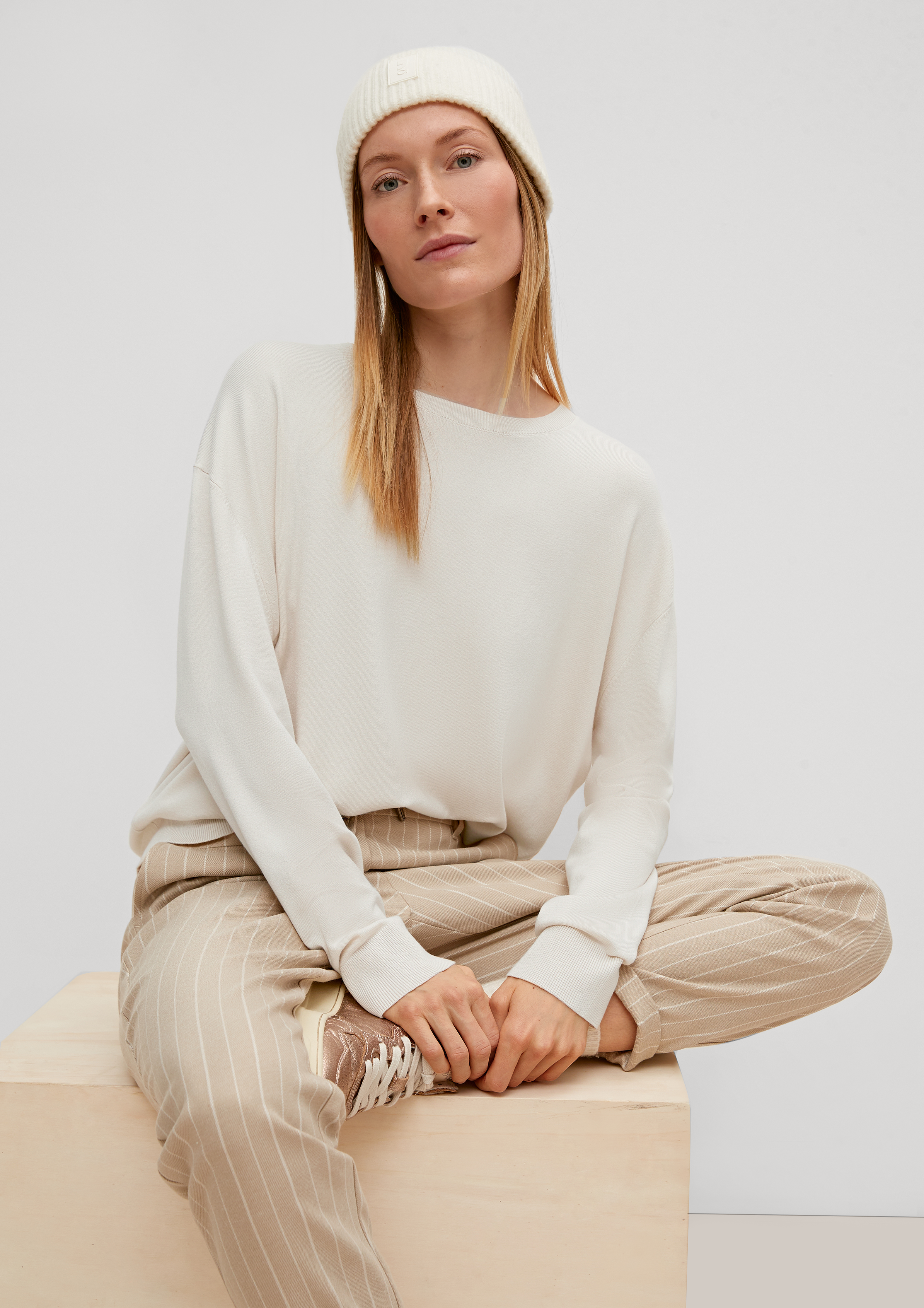 Knitted pullover in 8009