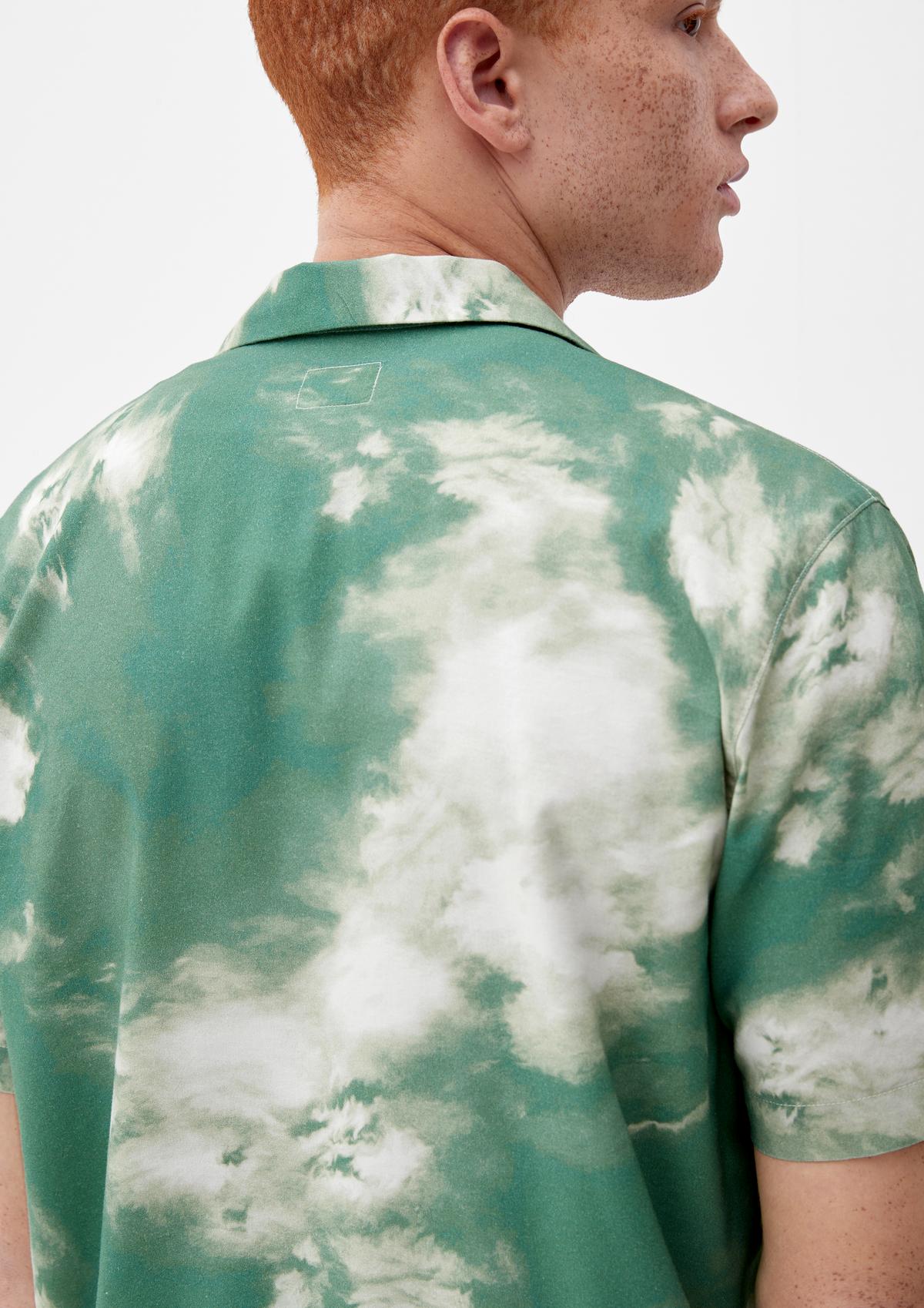 Short - all-over print sleeve shirt with green an