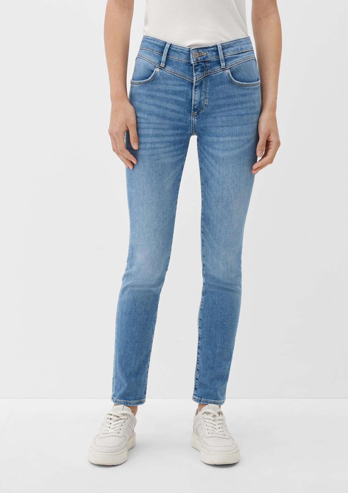 Slim: úzke džínsy