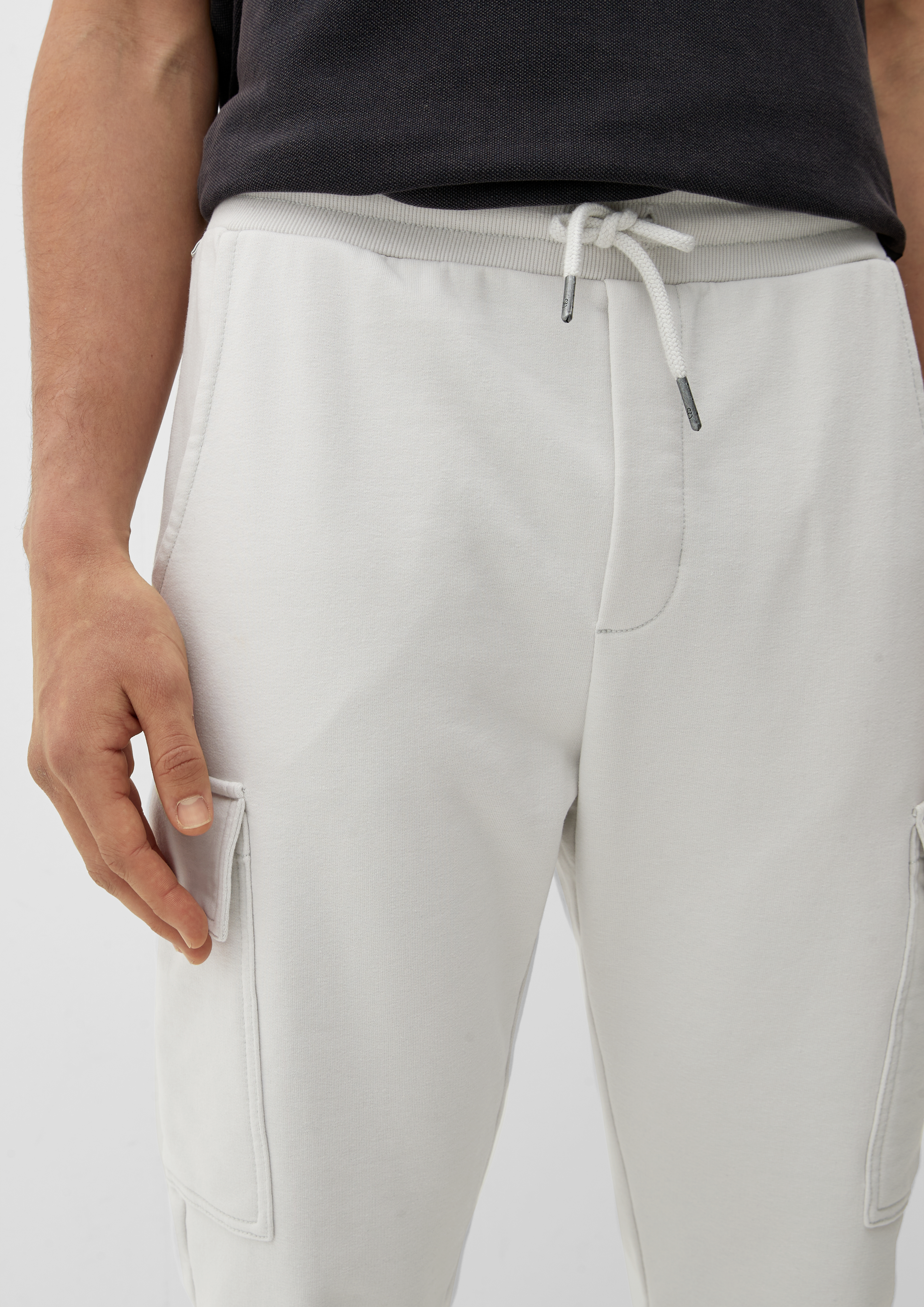 Slim fit tracksuit bottoms with a cargo pocket light grey s.Oliver