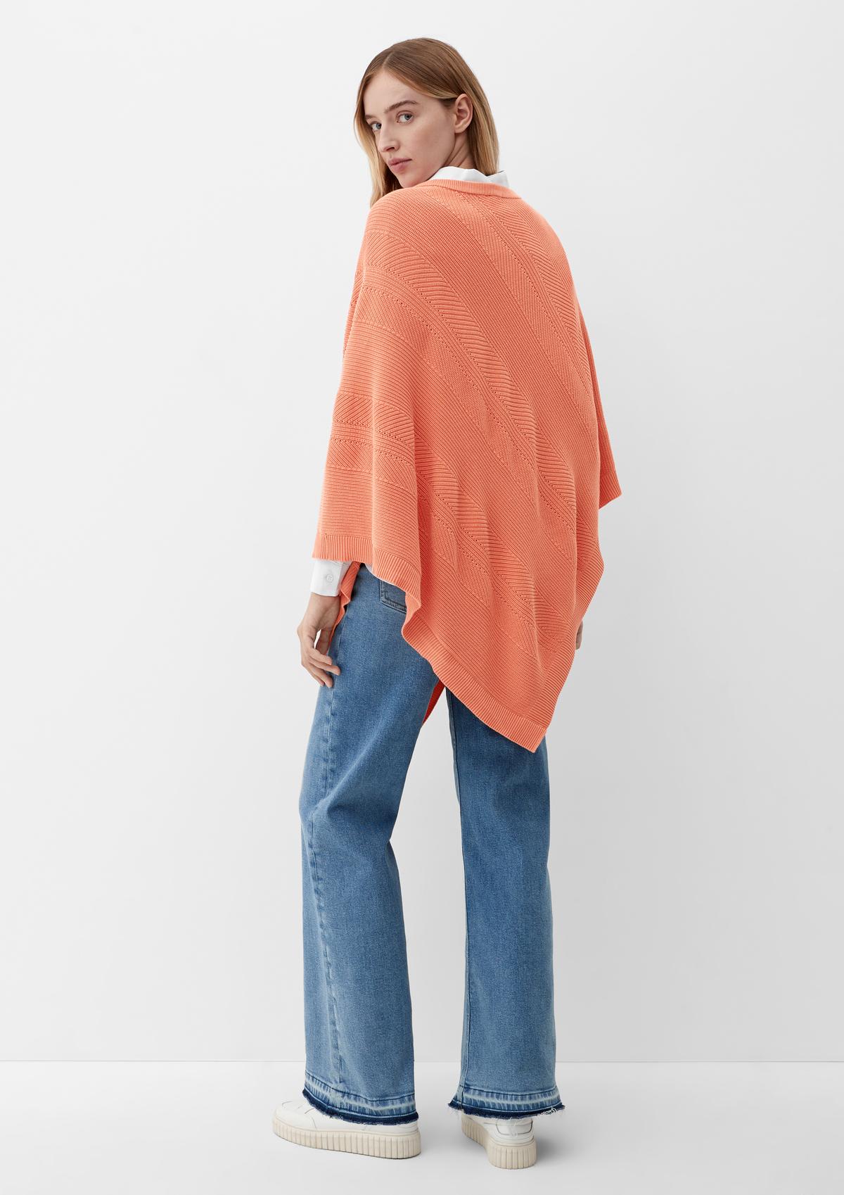 s.Oliver Knitted poncho in a viscose blend