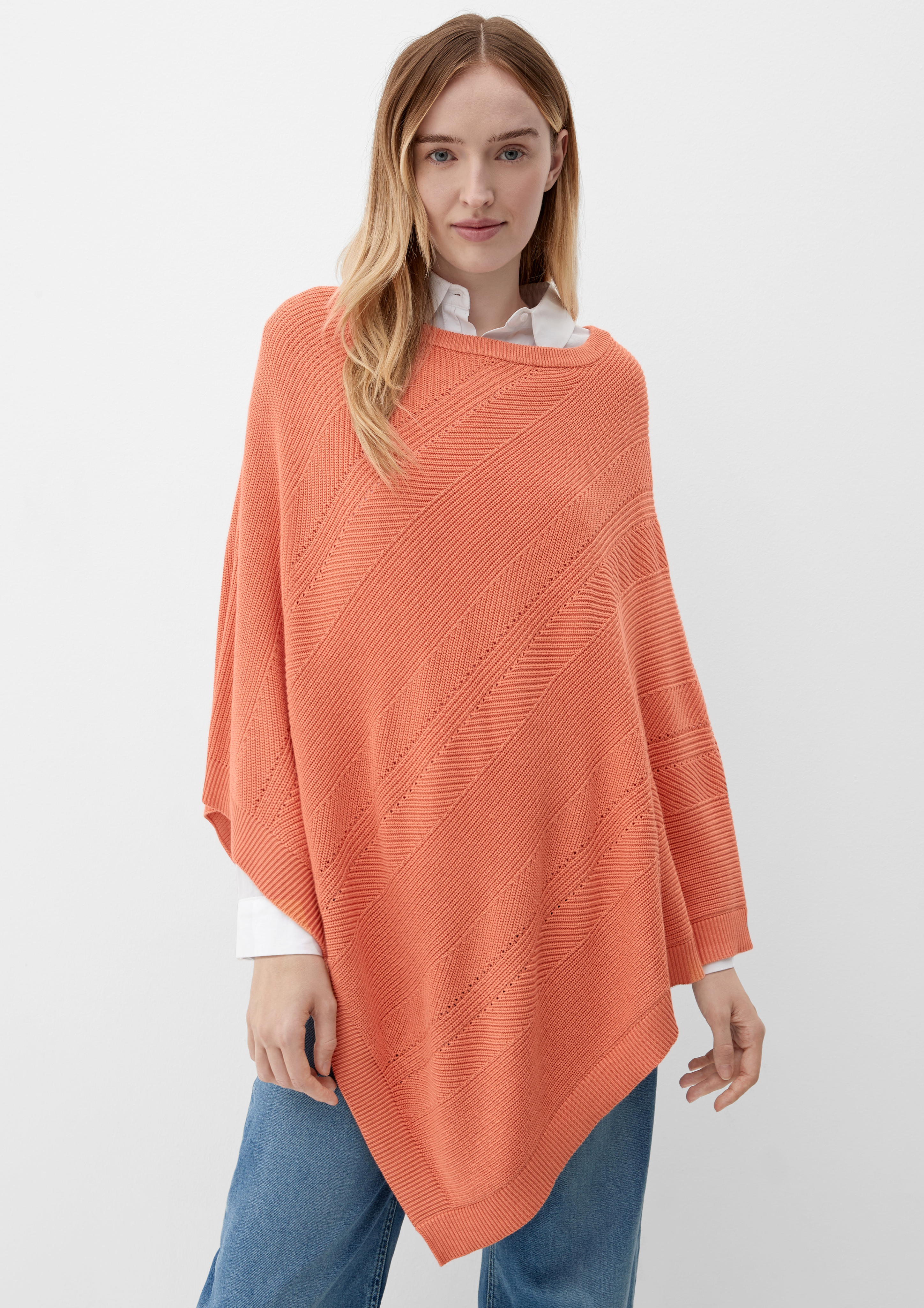 S.Oliver Strickponcho aus Viskosemix