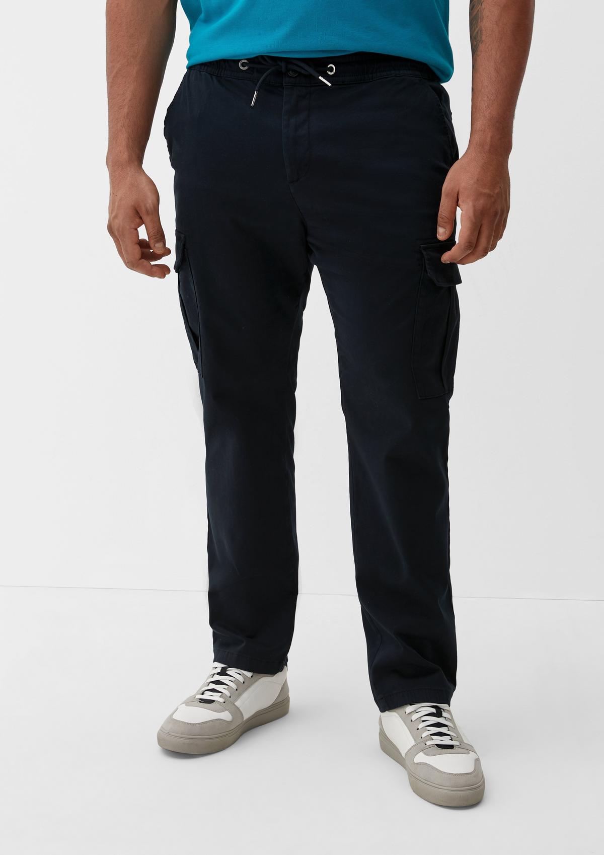 Relaxed fit: cargo-style trousers