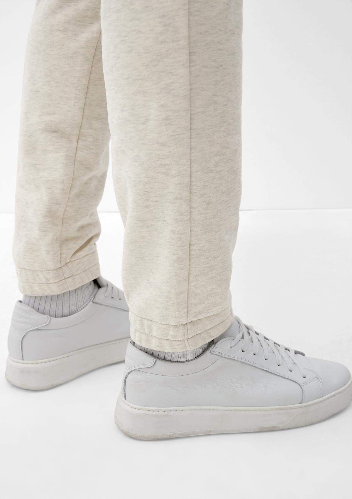 s.Oliver Regular: joggingové kalhoty ze směsi s bavlnou