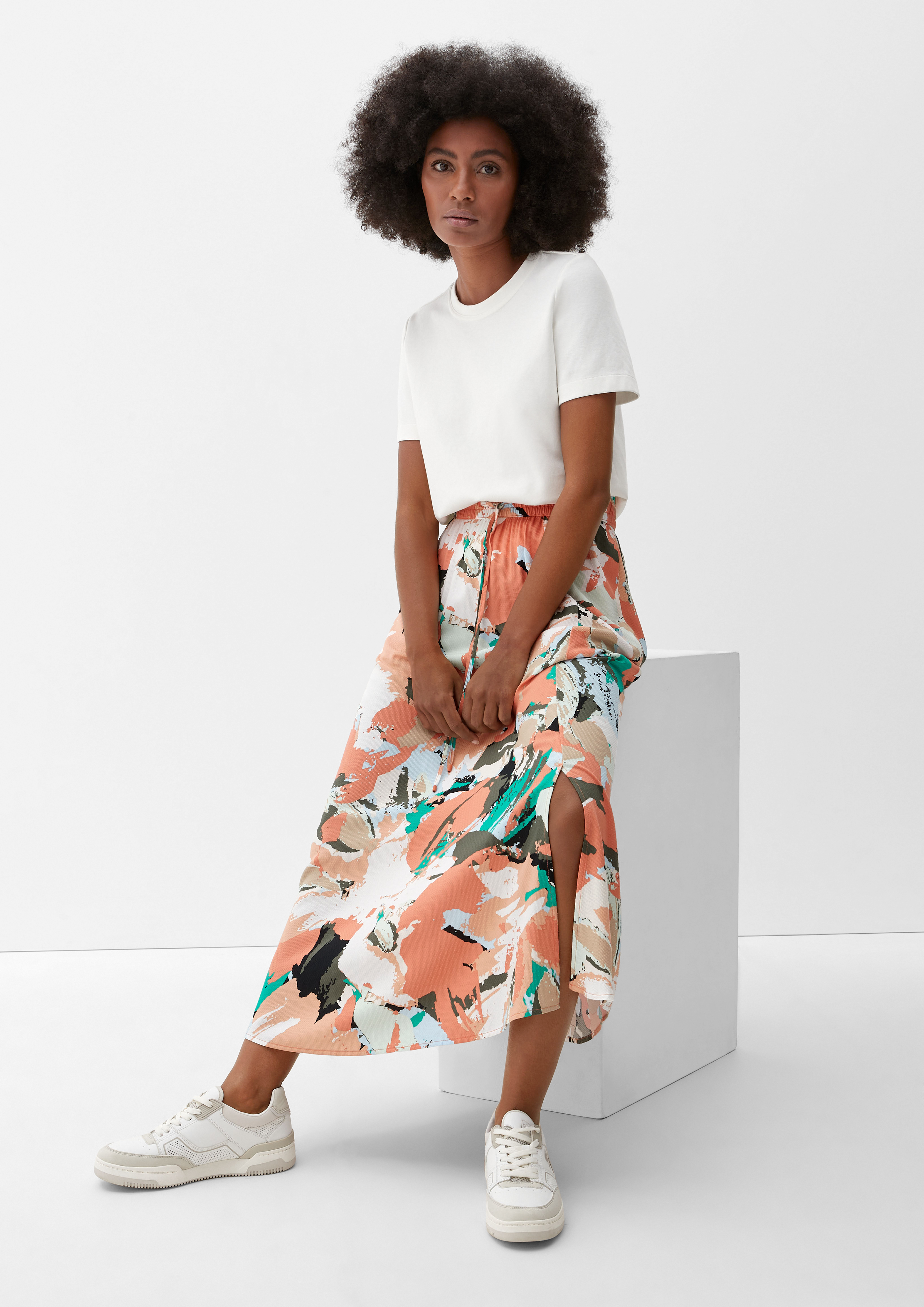 Floral midi hotsell skirt outfit