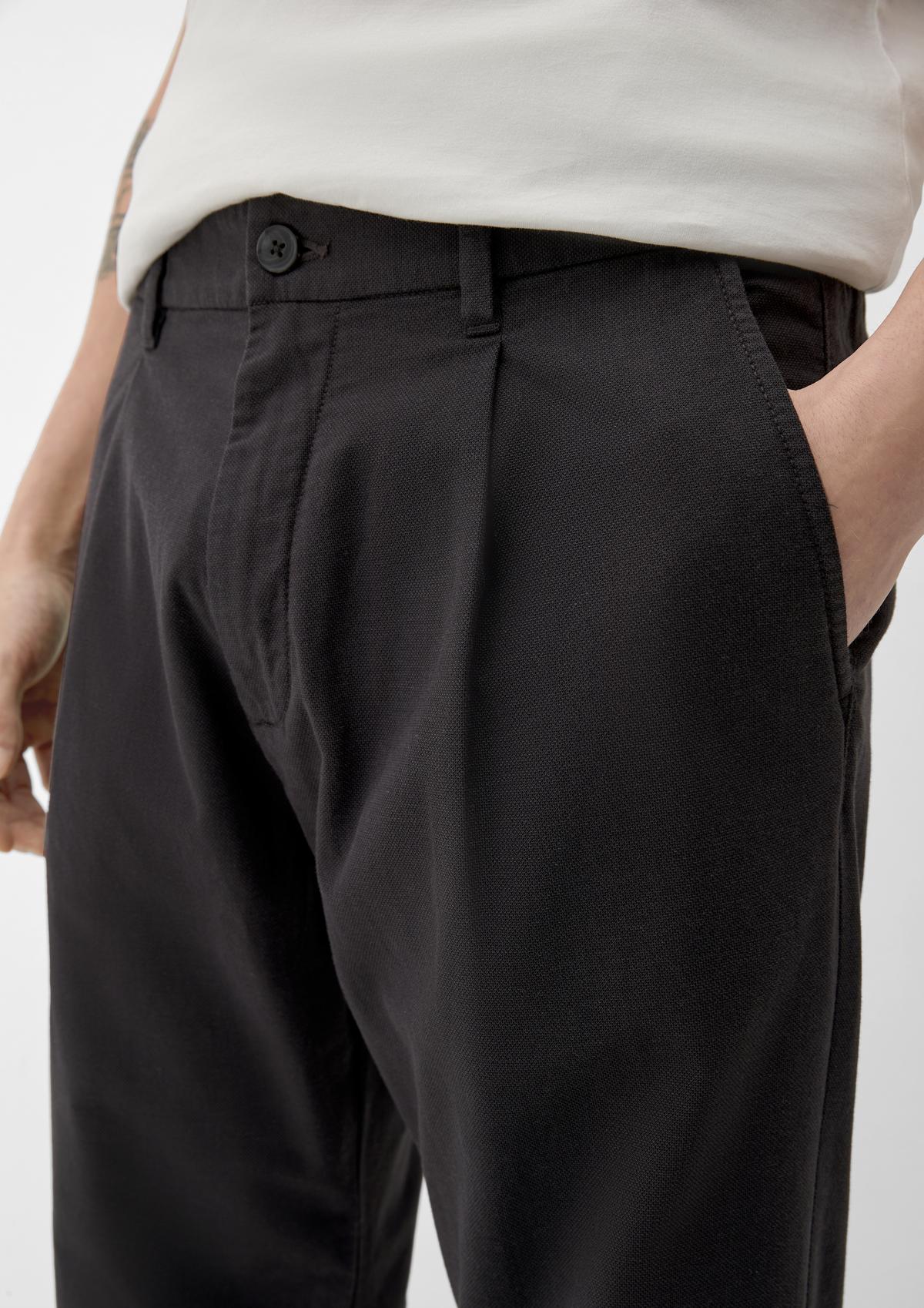 s.Oliver Relaxed: látkové kalhoty s rovnými nohavicemi