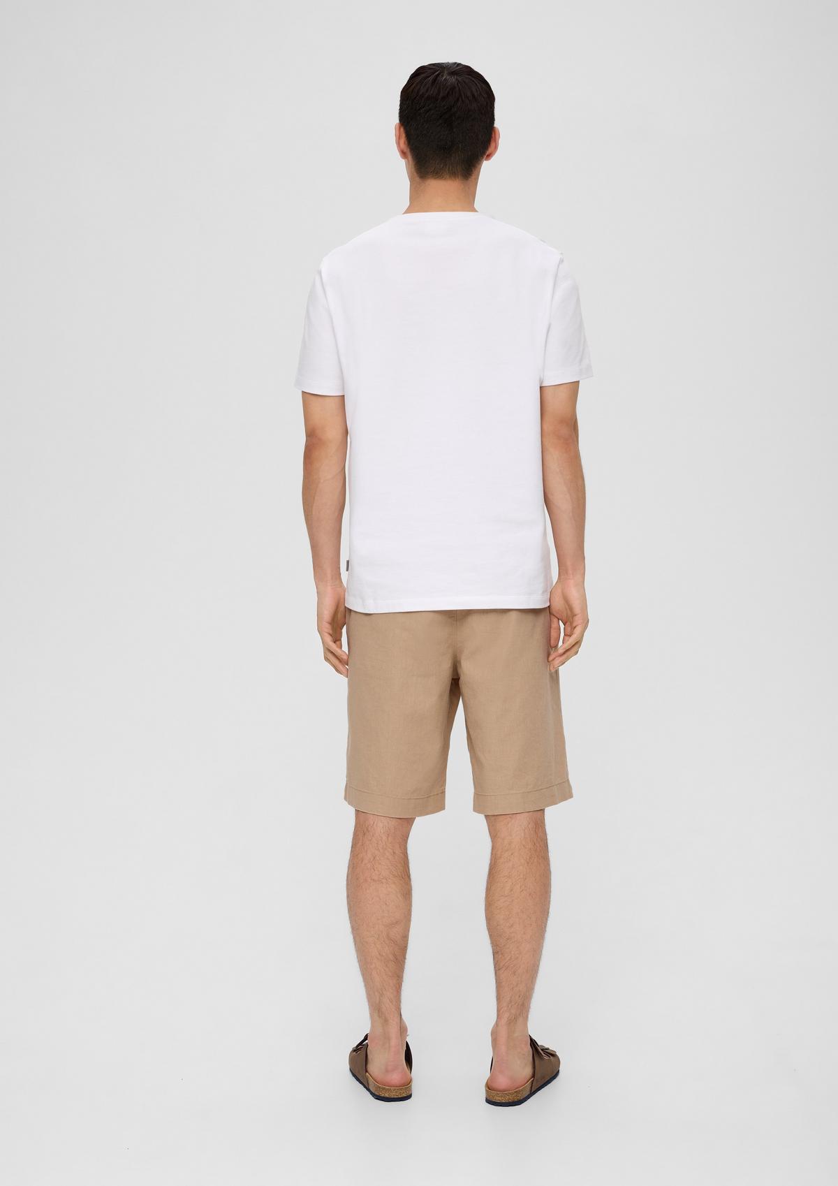 Bermuda shorts in blended white linen 