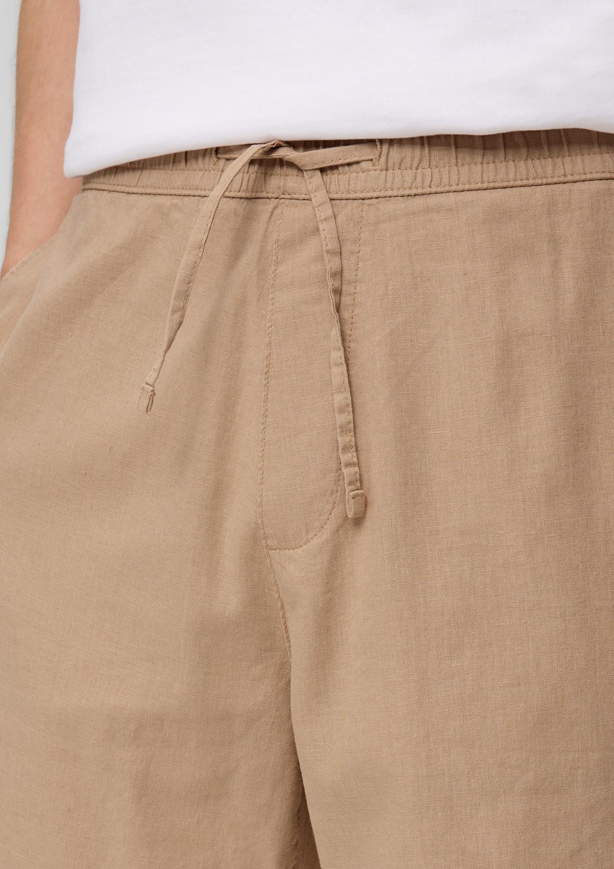 Bermuda shorts in blended linen - white