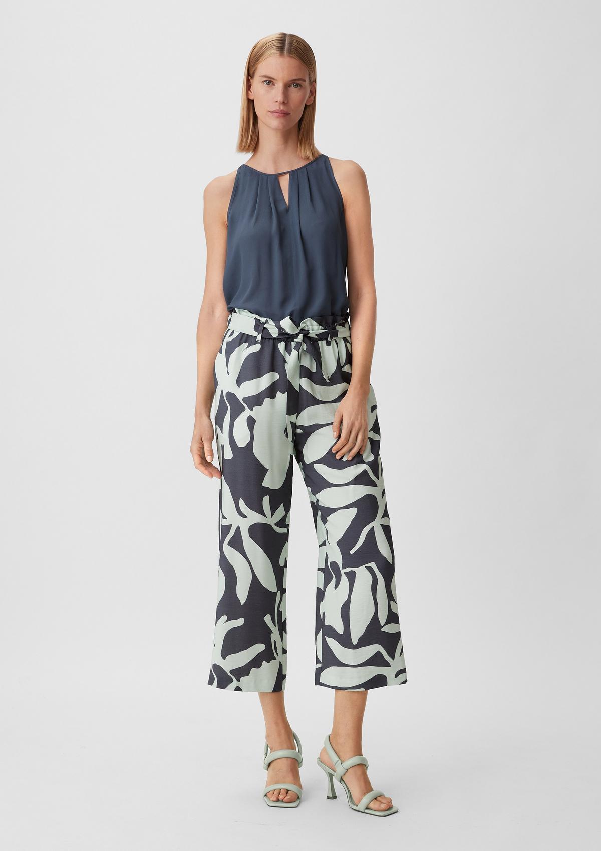comma Loose fit: trousers with an all-over print