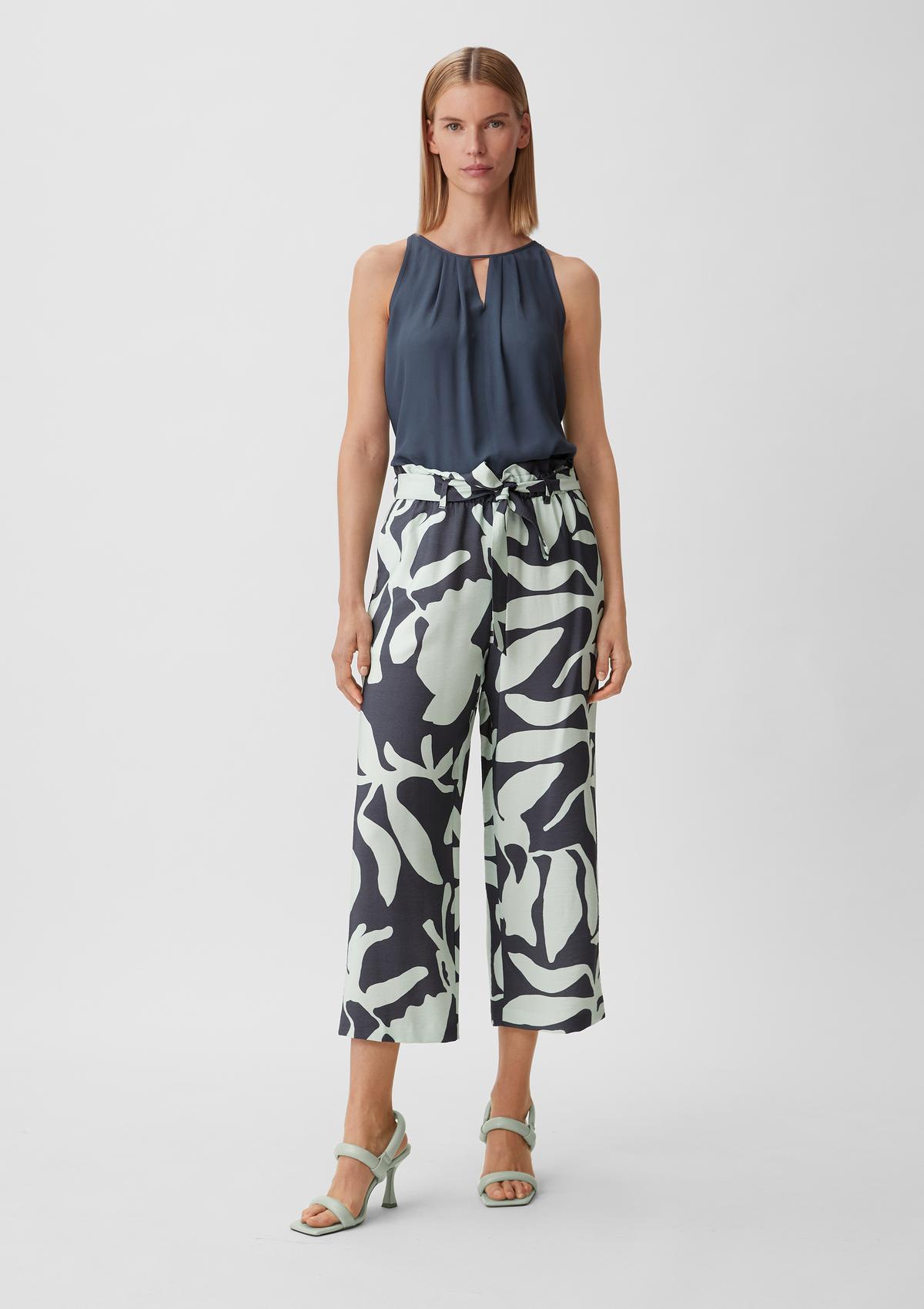 comma Loose fit: trousers with an all-over print