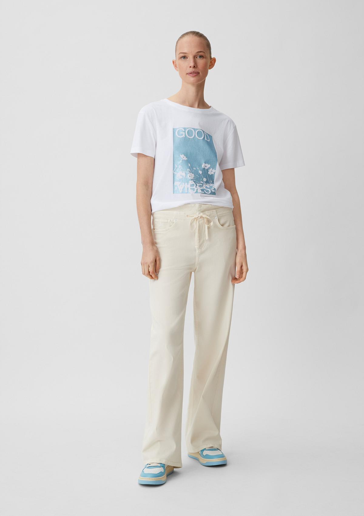 comma Embroidered T-shirt