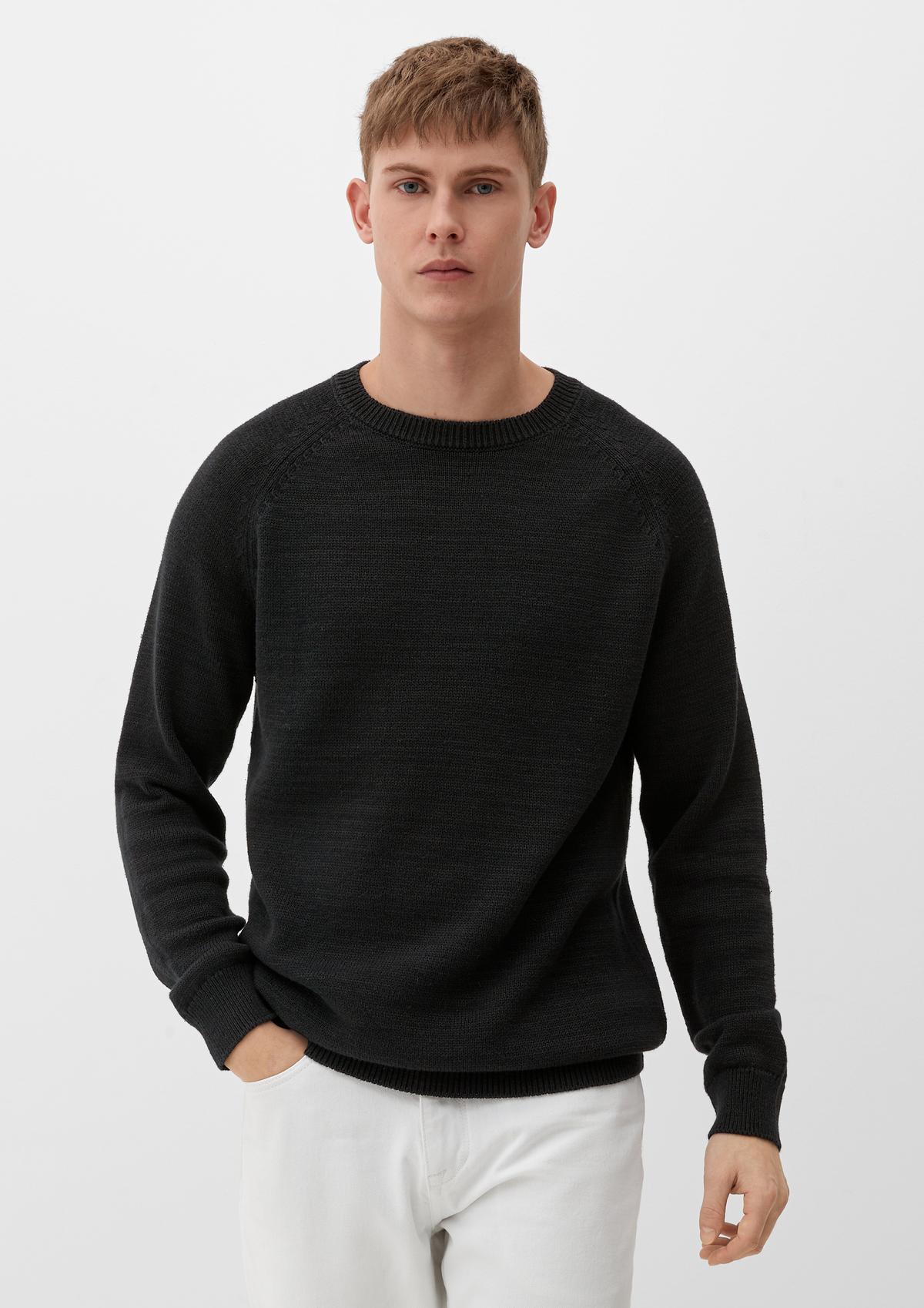 Knitted jumper with light sleeves - olive raglan
