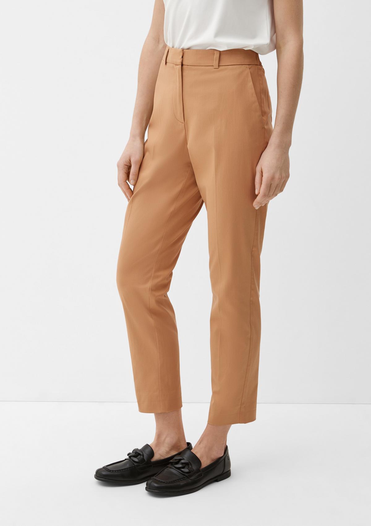 Slim fit: Chinos with waist pleats