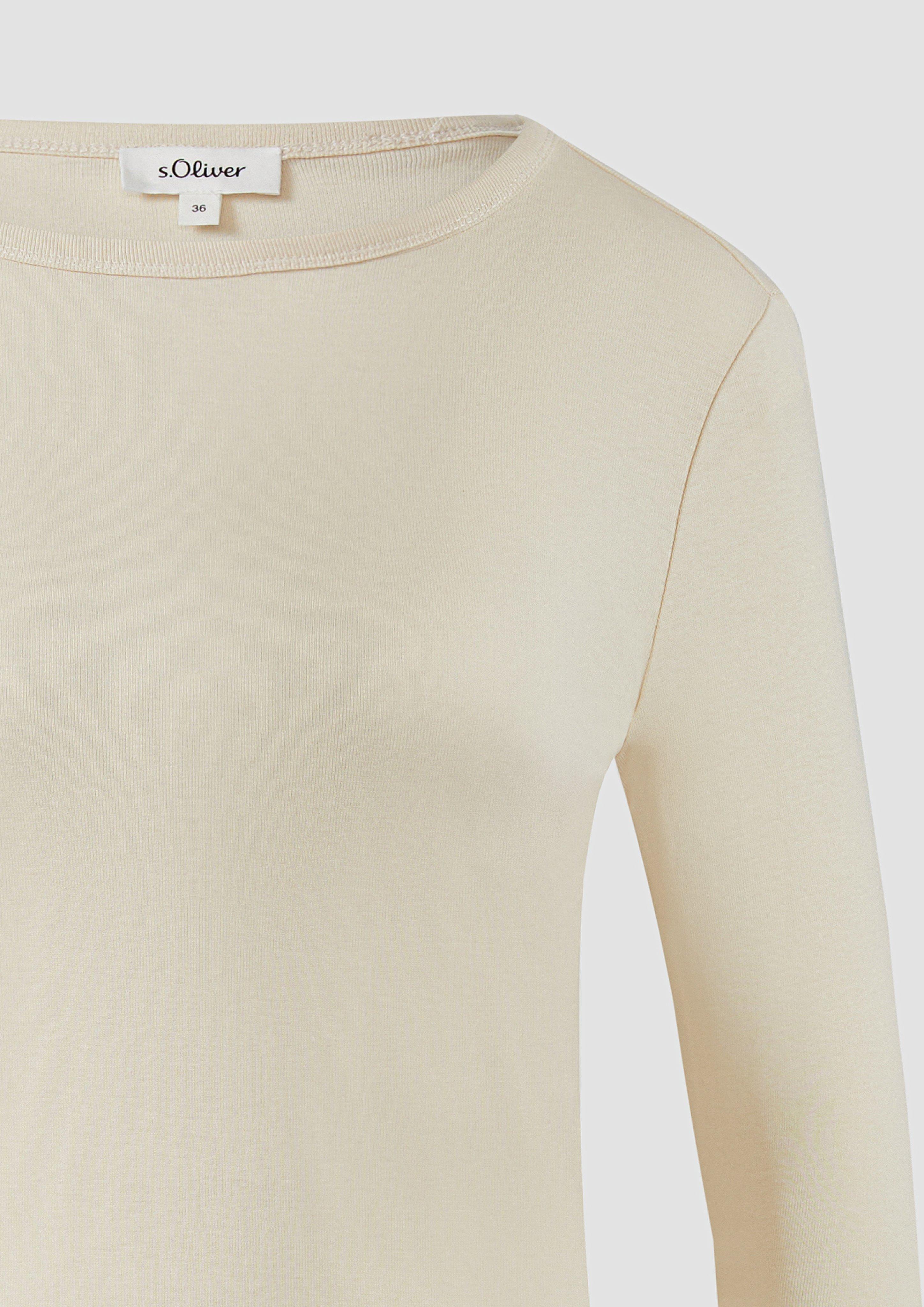 T-shirt in 0805, 7928, 5959, 0100, 9999, 3902, 5141 & 6933