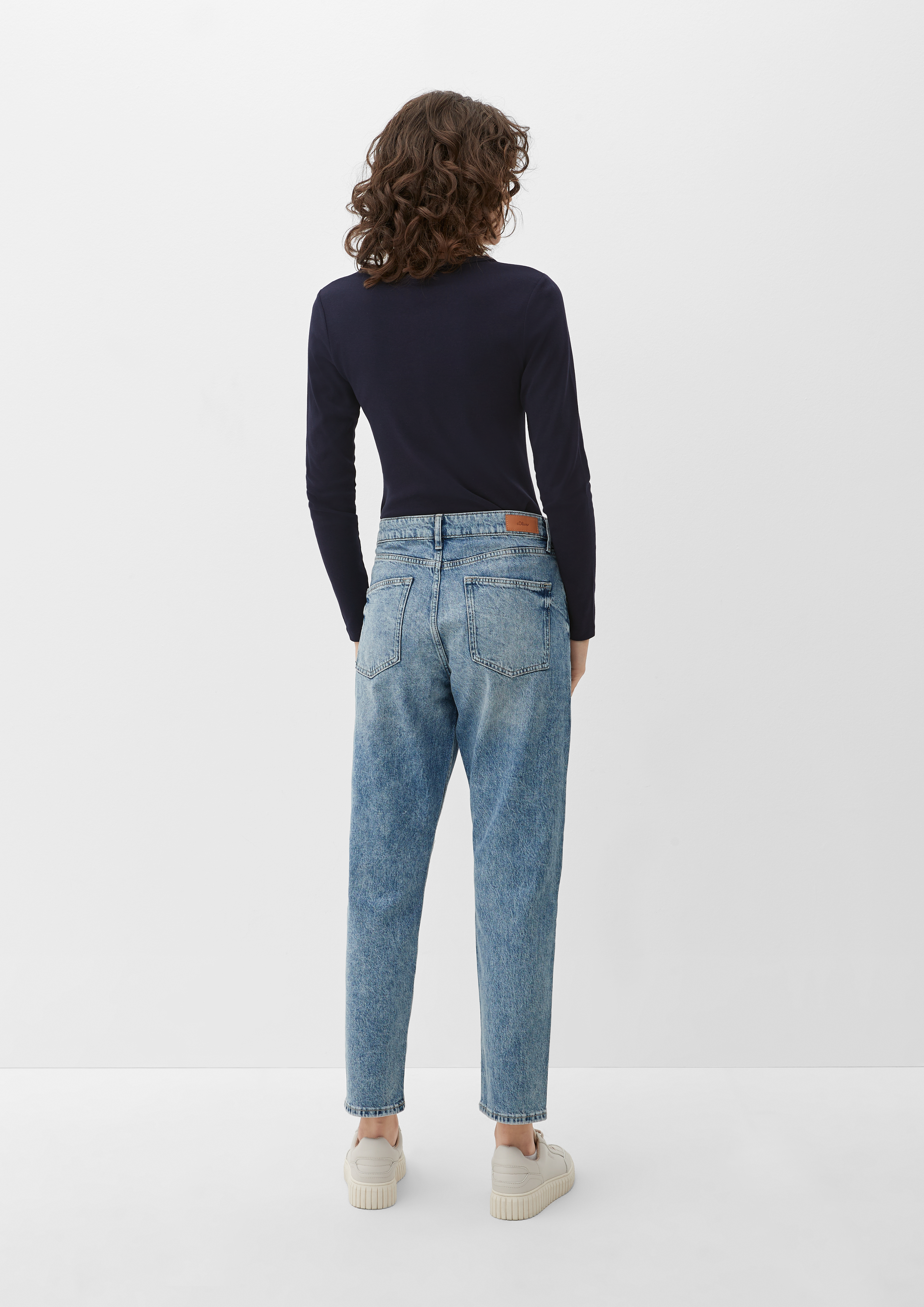 T-shirt in 5959, 0100, 9999, 3902, 5141, 0805 & 6933