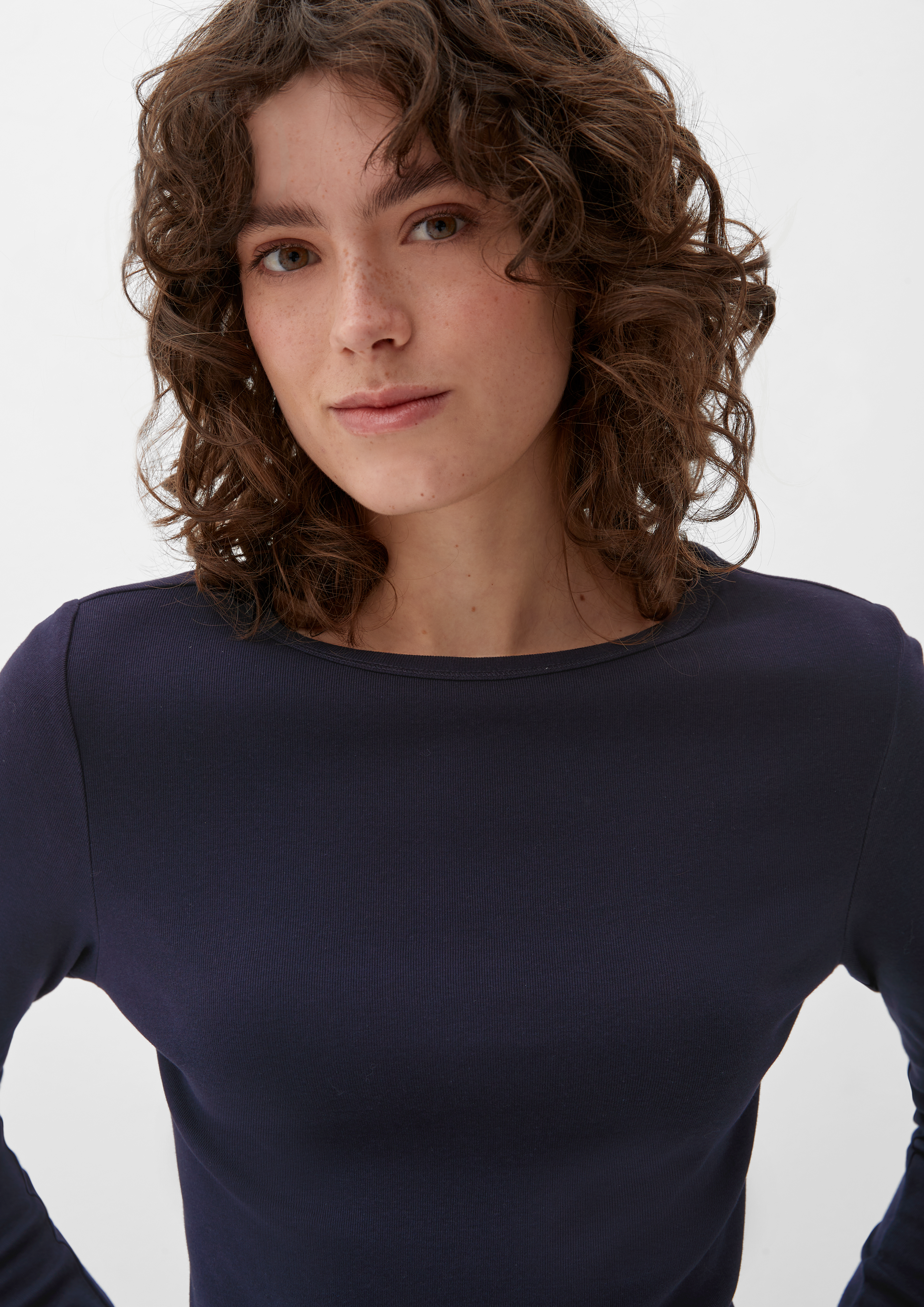 T-shirt in 5959, 0100, 9999, 3902, 5141, 0805 & 6933