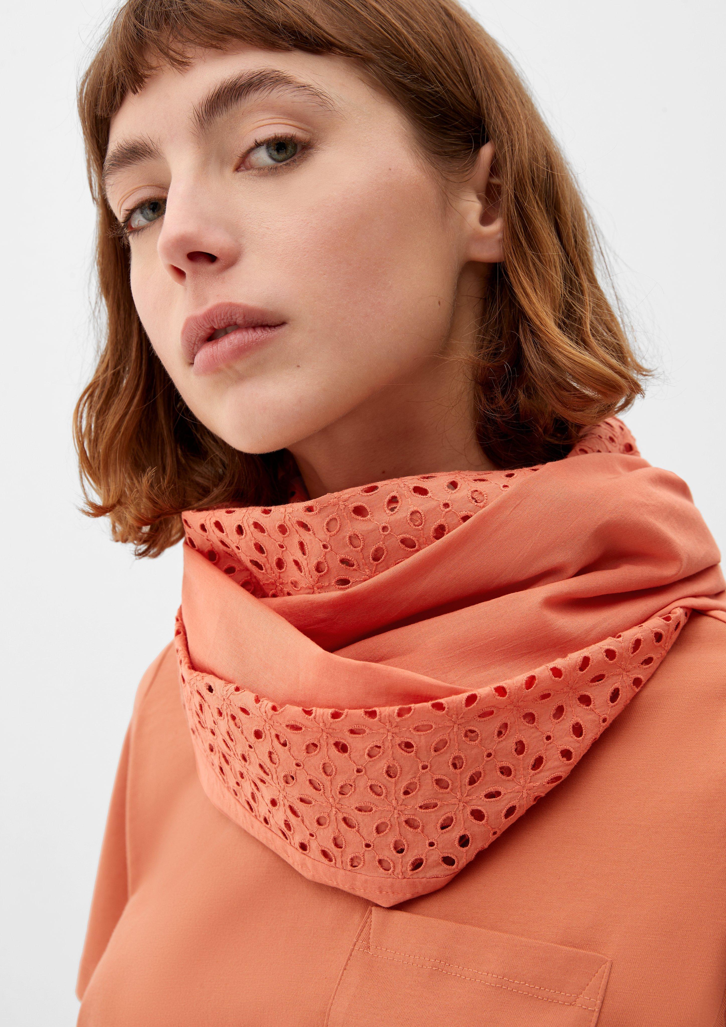 s.Oliver Loop-Schal mit Lochstickerei