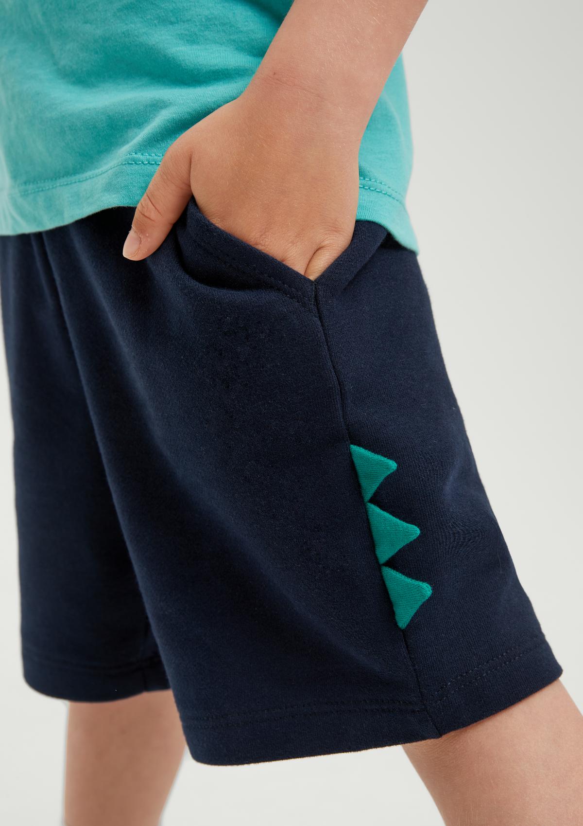 s.Oliver Loose fit: Bermuda shorts with a zigzag appliqué