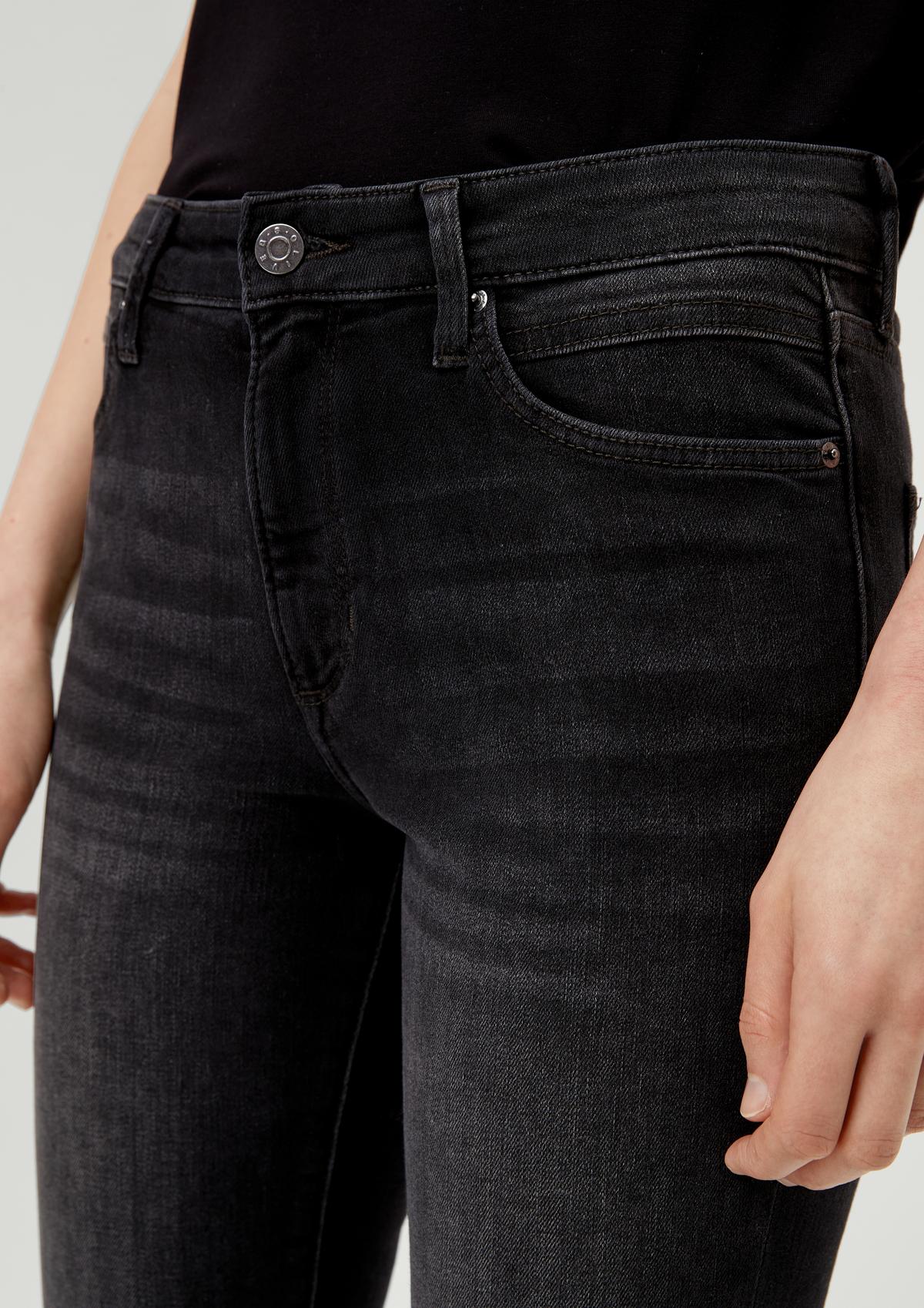 s.Oliver Slim: enkellange jeans met garment wash