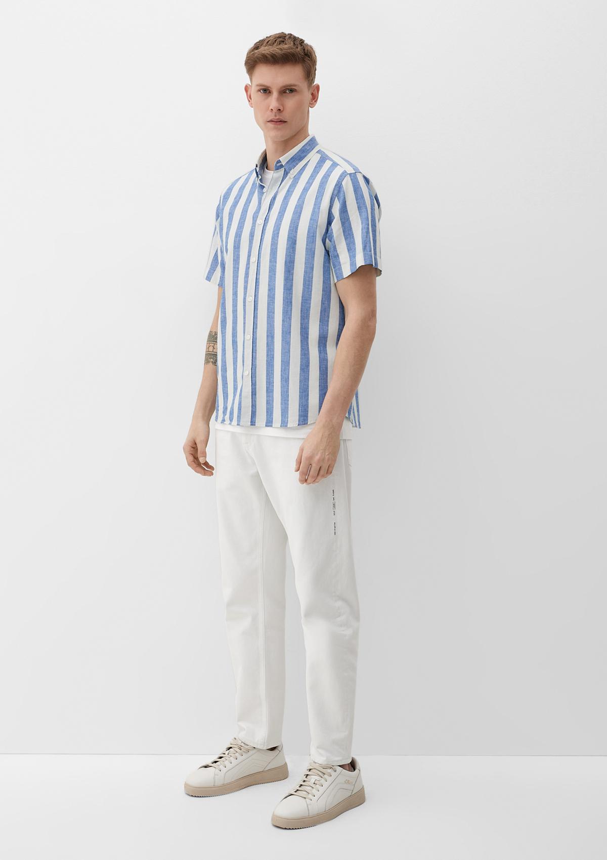 s.Oliver Regular : chemise en lin mélangé, avec col à pointes boutonnées