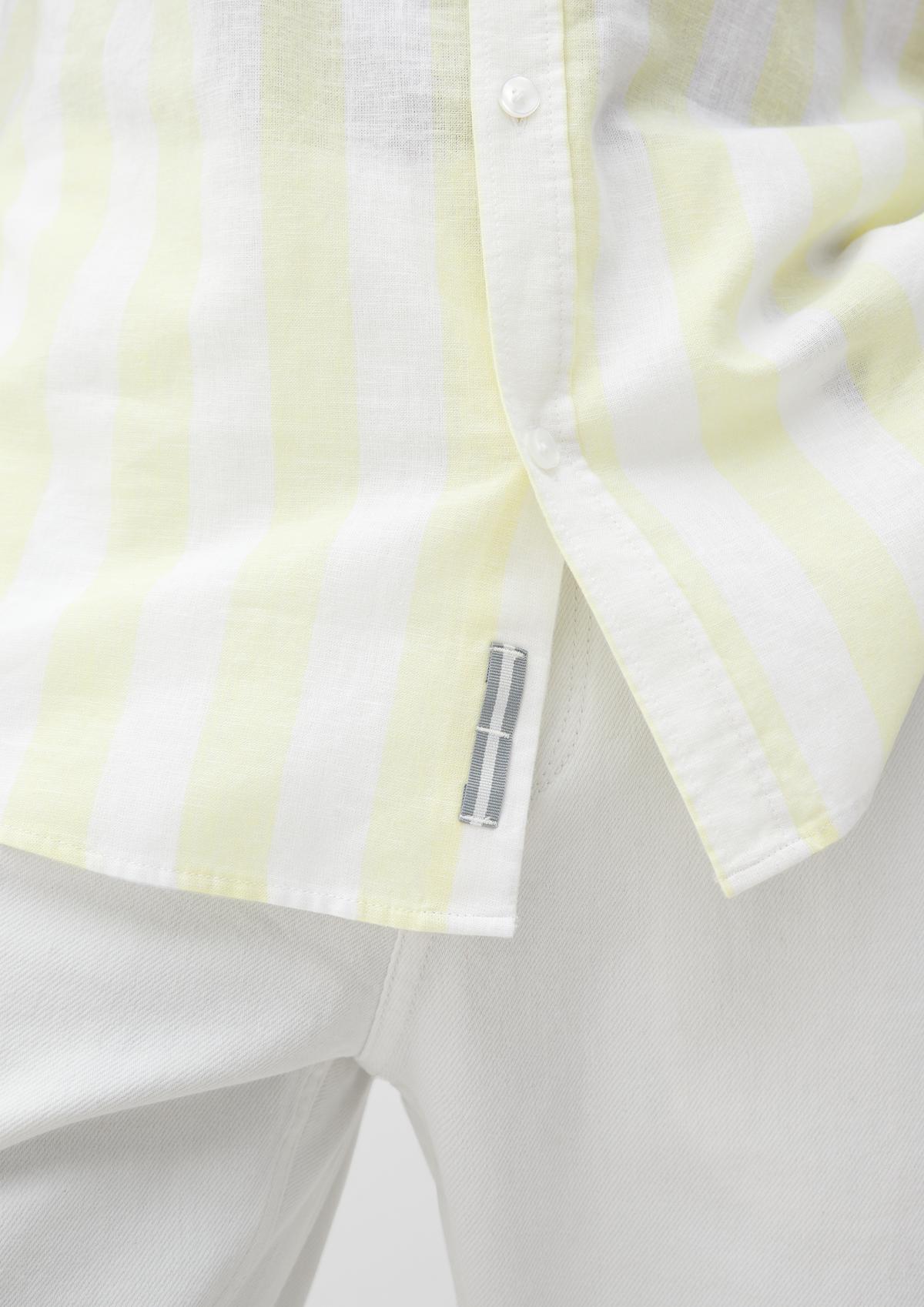 s.Oliver Regular fit: button-down shirt in a linen blend