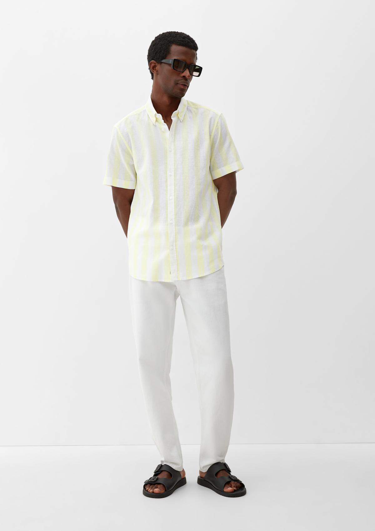 s.Oliver Regular : chemise en lin mélangé, avec col à pointes boutonnées