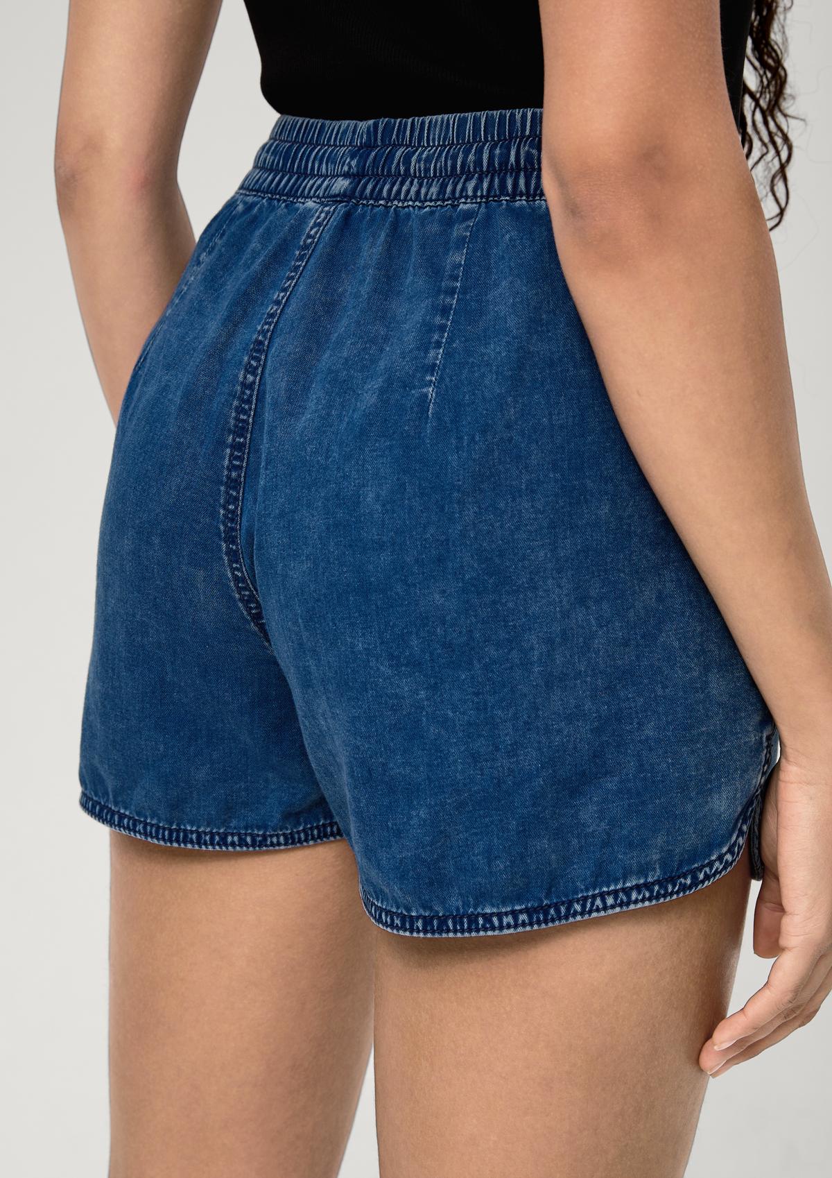 s.Oliver Jeans-Shorts Abby / Mid Rise / Semi Wide Leg