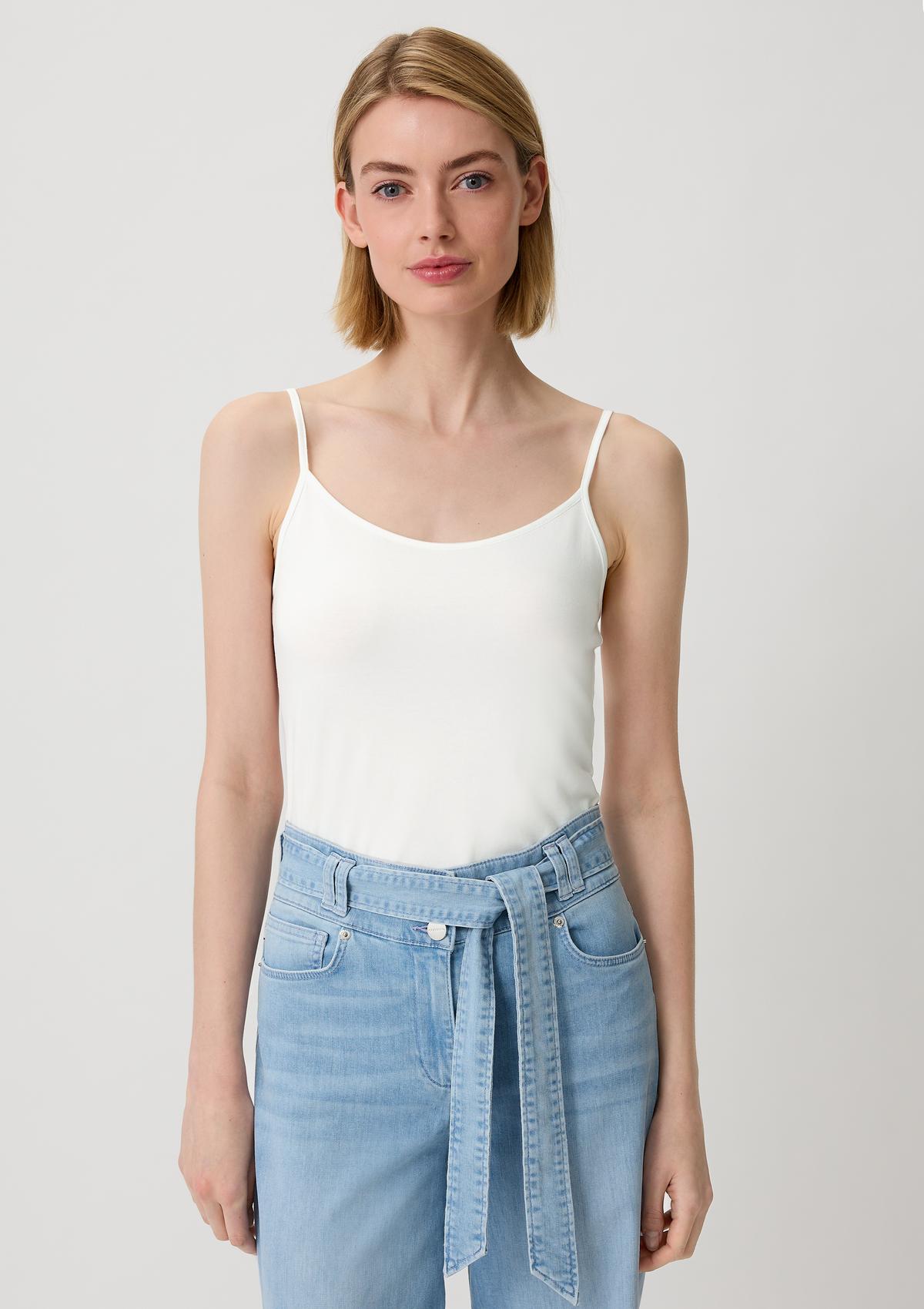 comma Basic top with modal