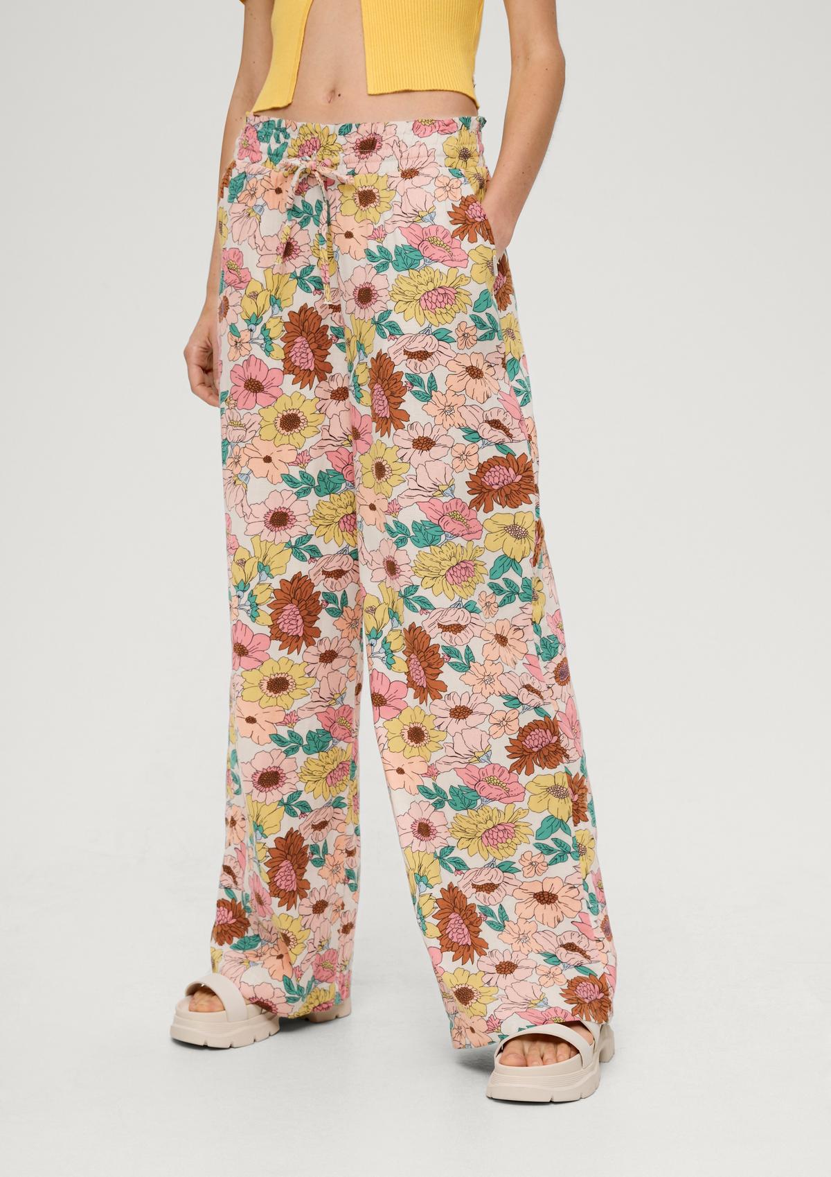 Loose fit: trousers with a floral print - beige