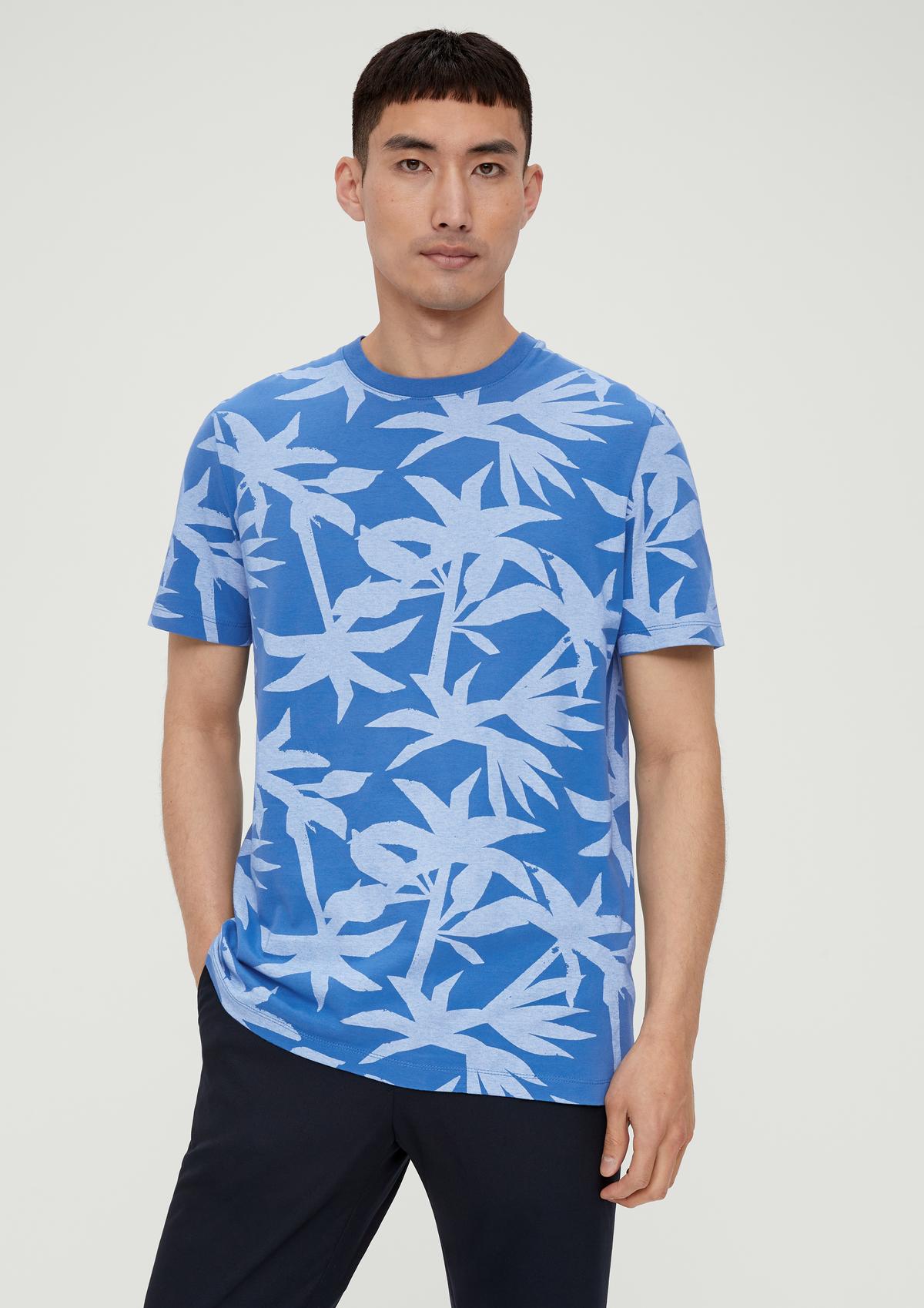 dark an print all-over - with blue T-shirt