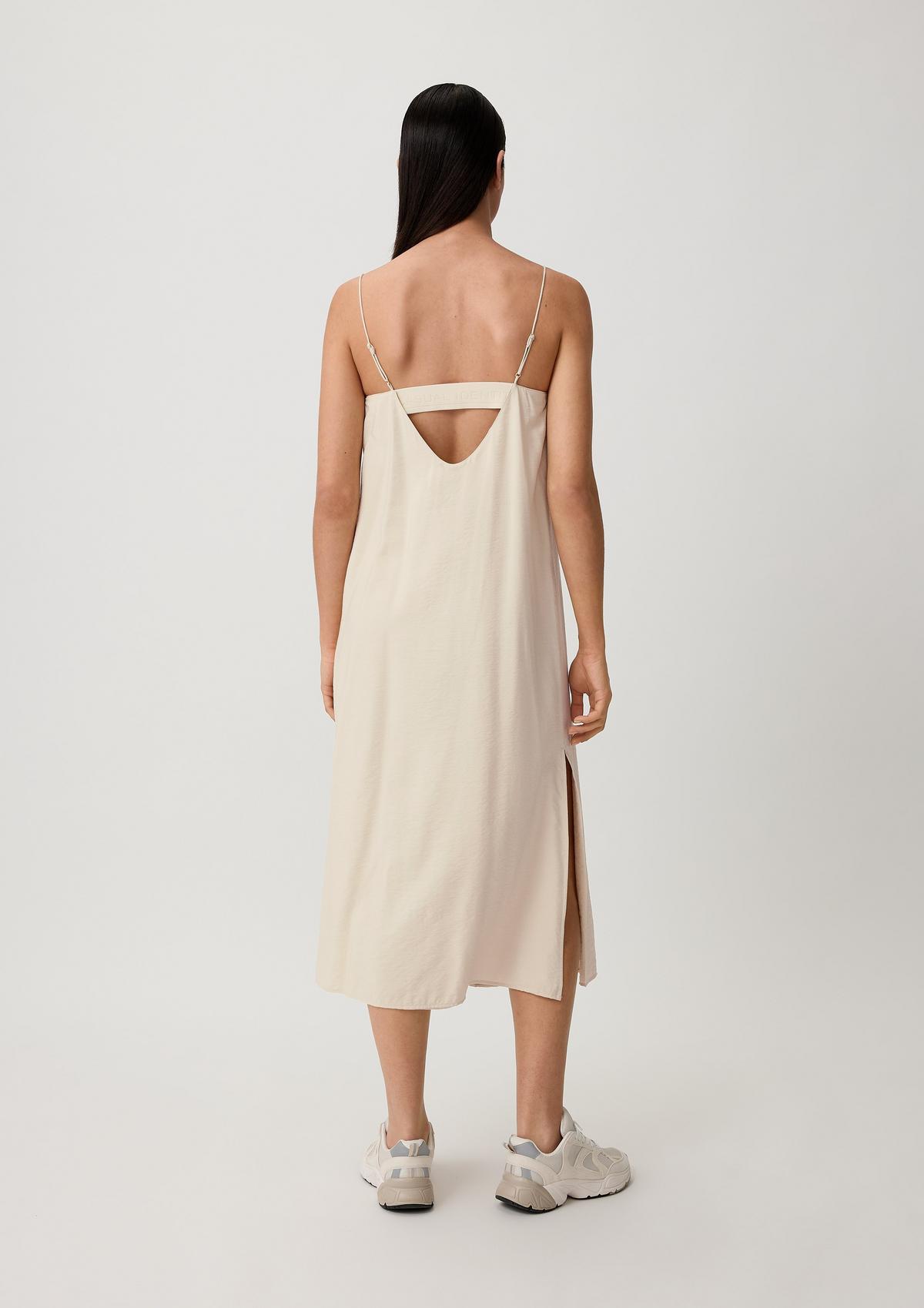 comma Kleid mit Rückenausschnitt