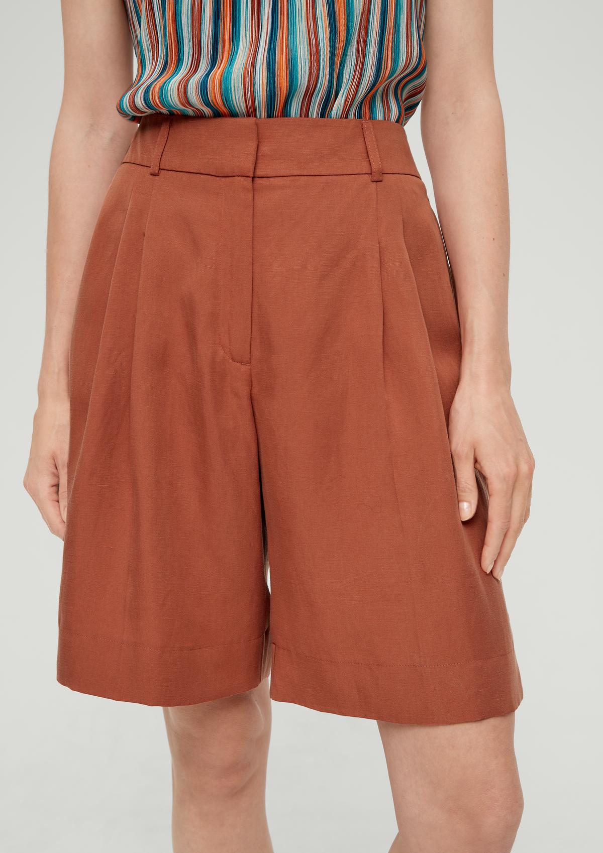 s.Oliver Regular fit: Shorts with waist pleats