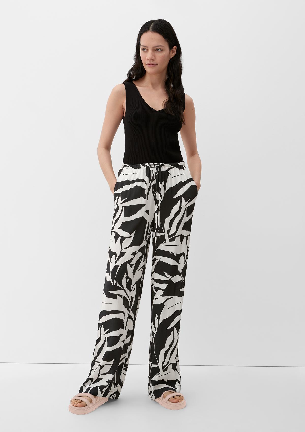 s.Oliver Loose fit: Trousers with a crêpe texture