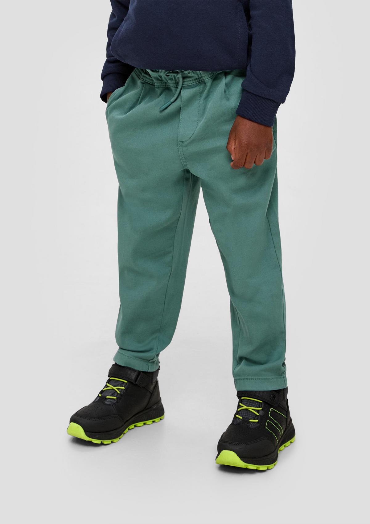 Loose fit: garment-dyed trousers
