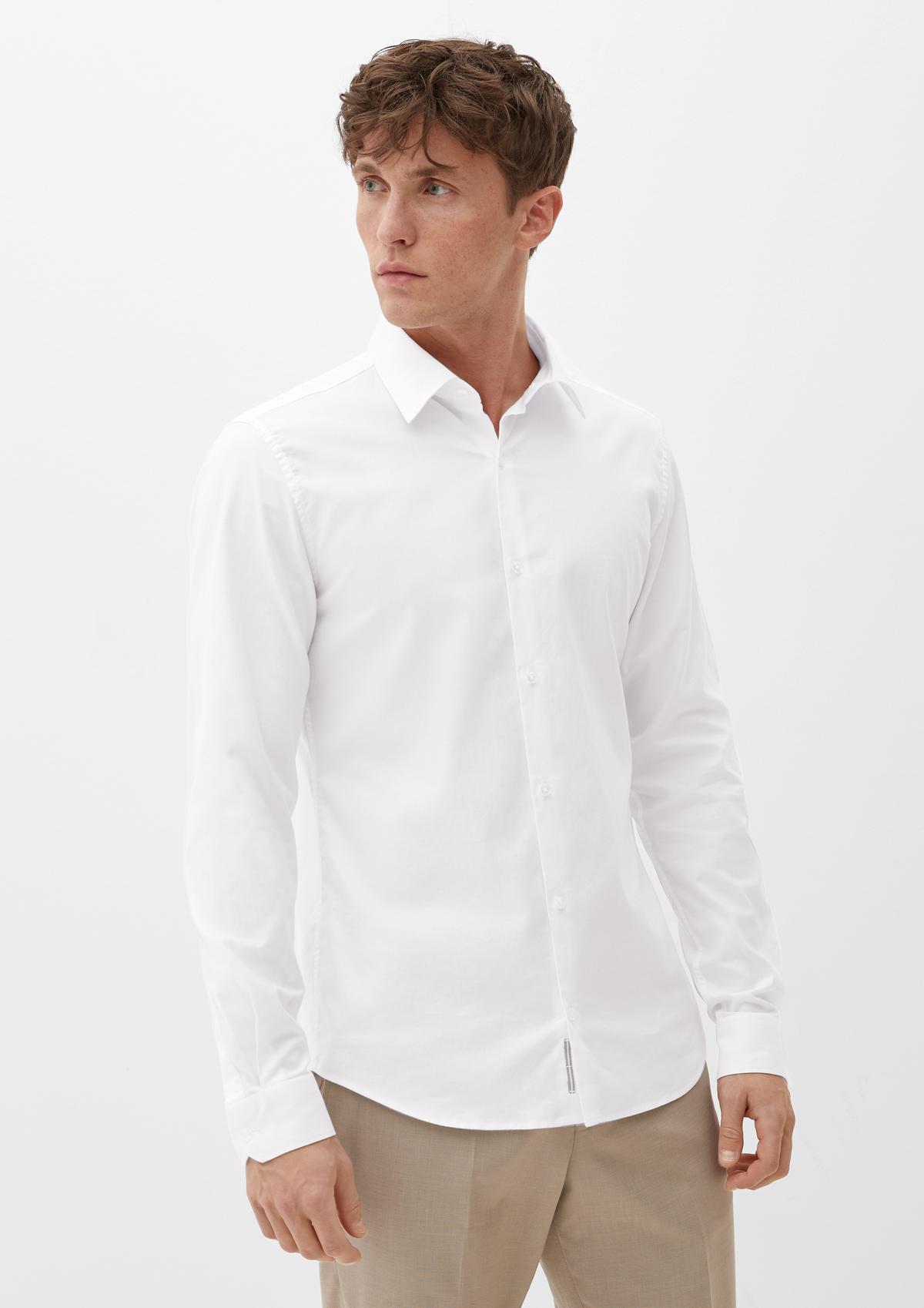 Slim-fitting shirt with a Kent collar