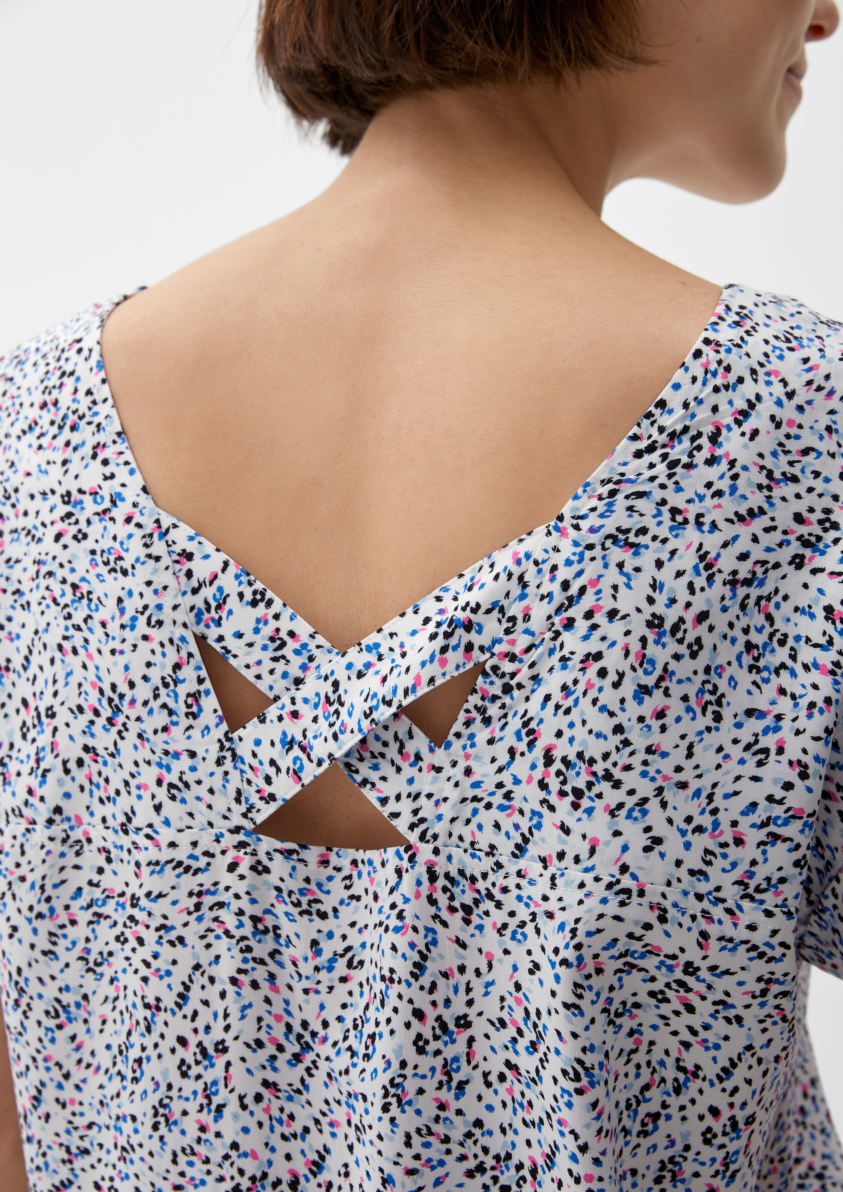 Blouse in 02B6, 99A6, 79B6 & 59B6