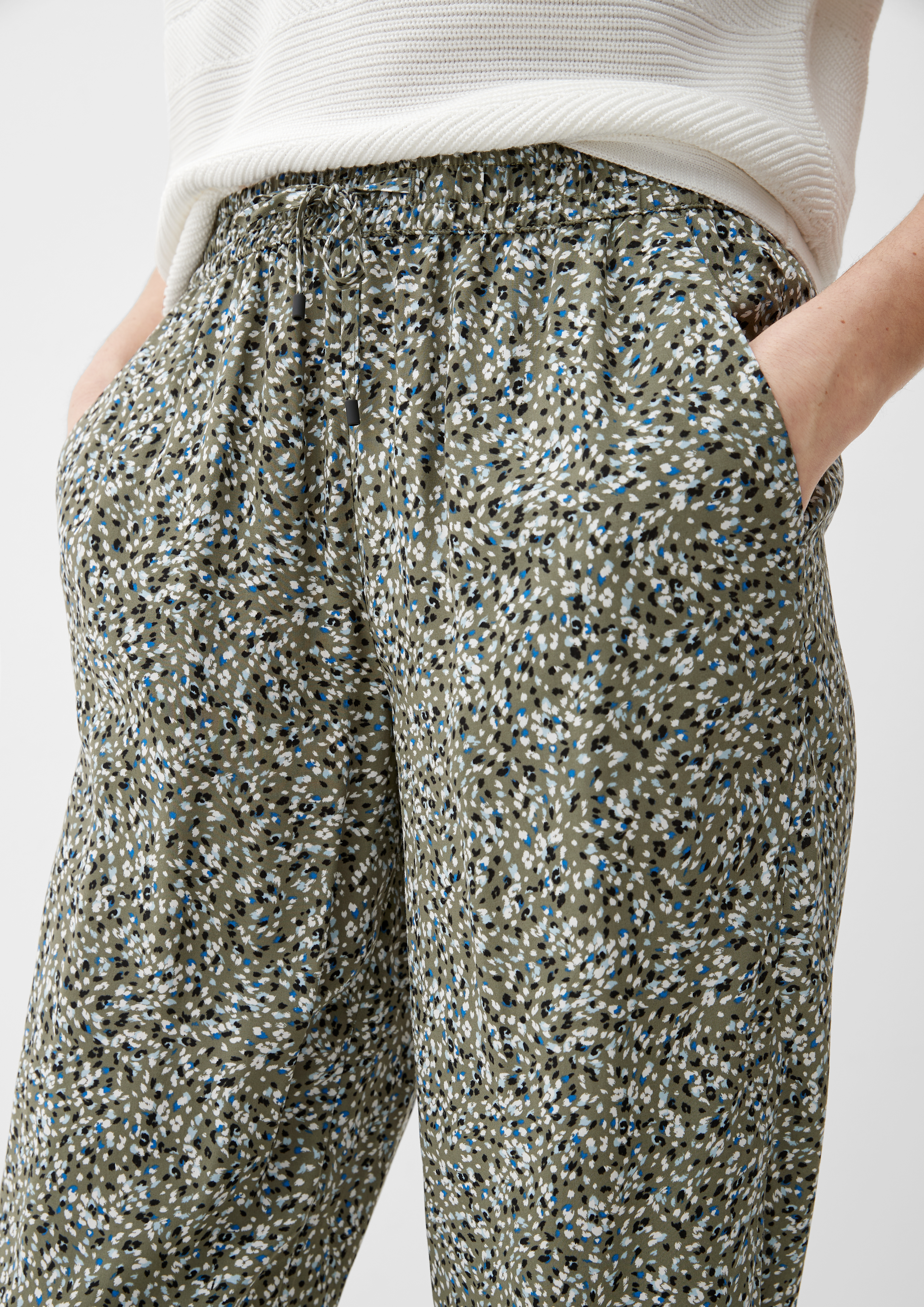 Pantalon in 79B6, 99A6, 9999, 7928, 5959 &amp; 59B6