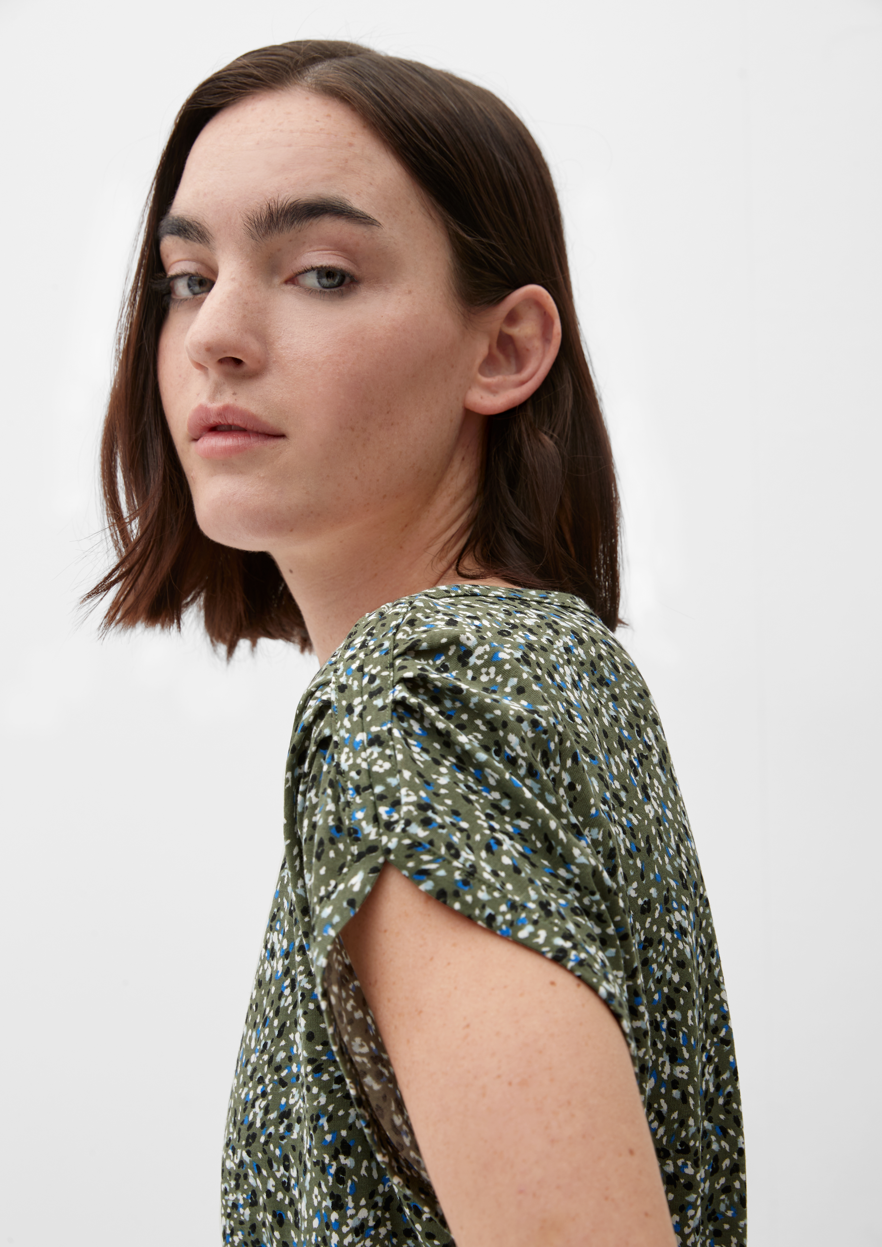 T-shirt in 79B6, 5520, 4426, 99A6, 5959 & 59B6