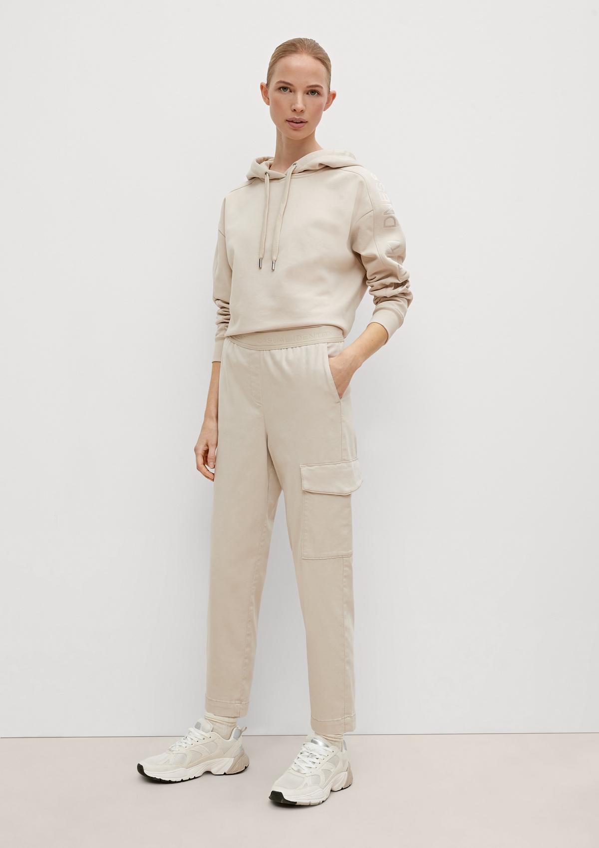 Relaxed fit: cargo trousers with an elasticated waistband - beige