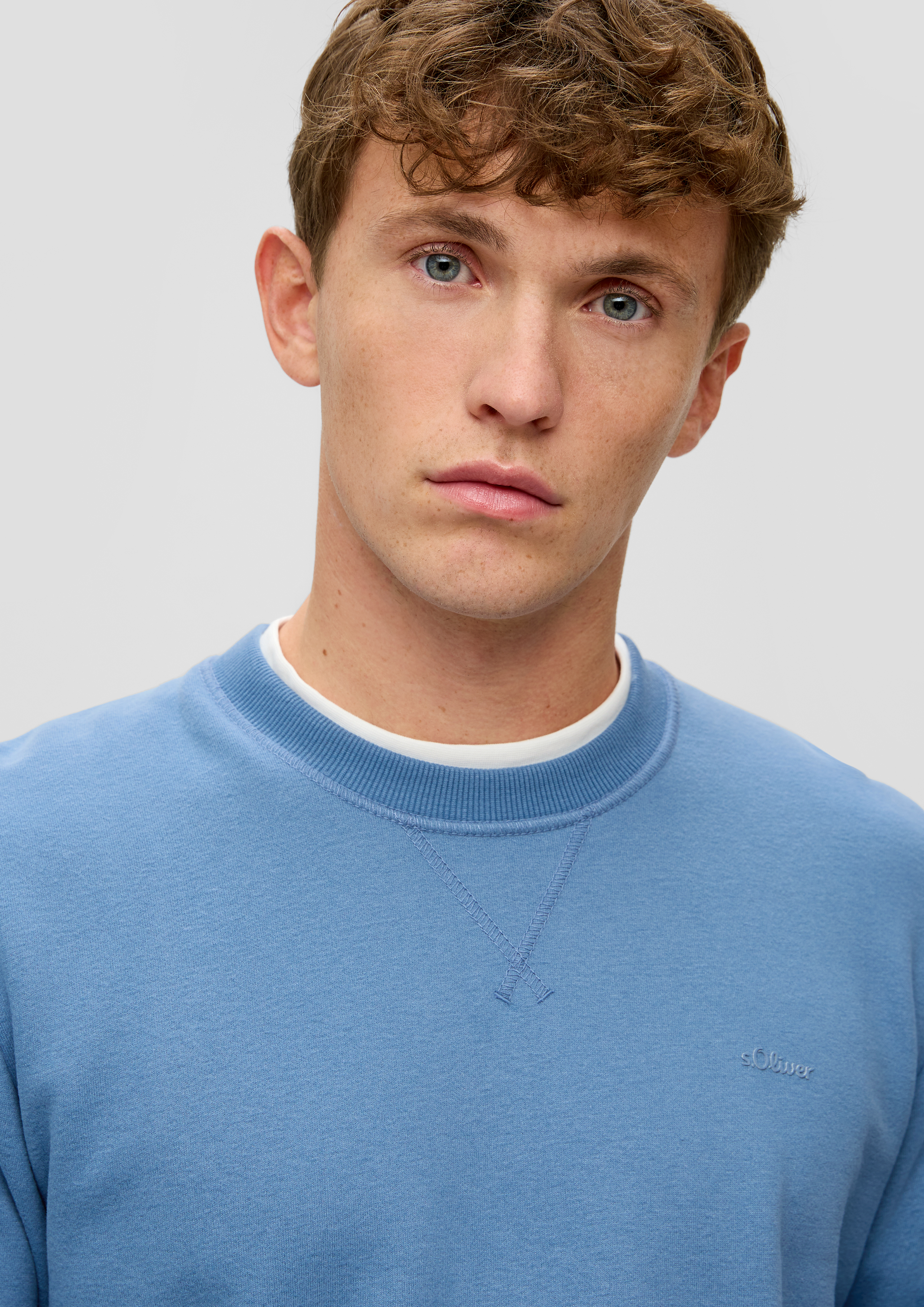 Sweatshirt in 5402 & 9999