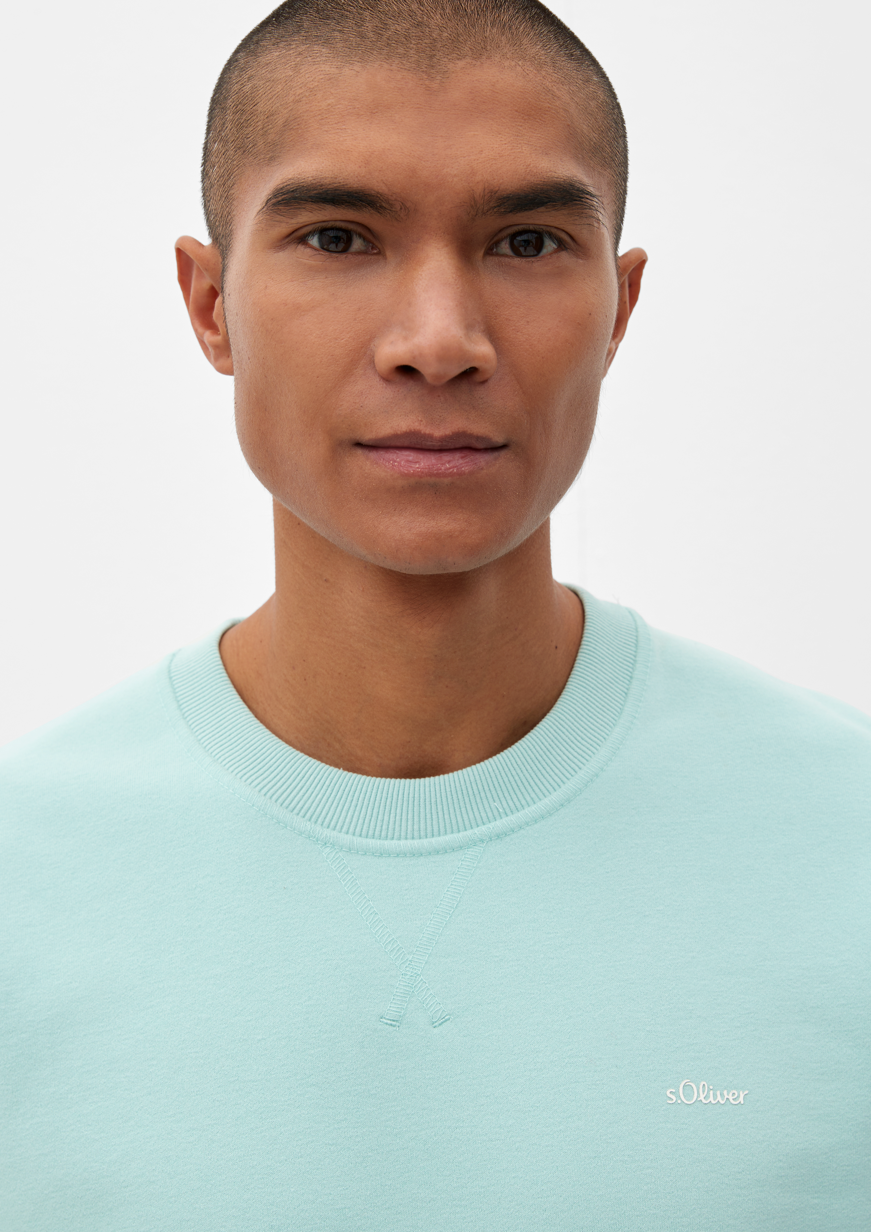 Sweatshirt in 6067 & 9999