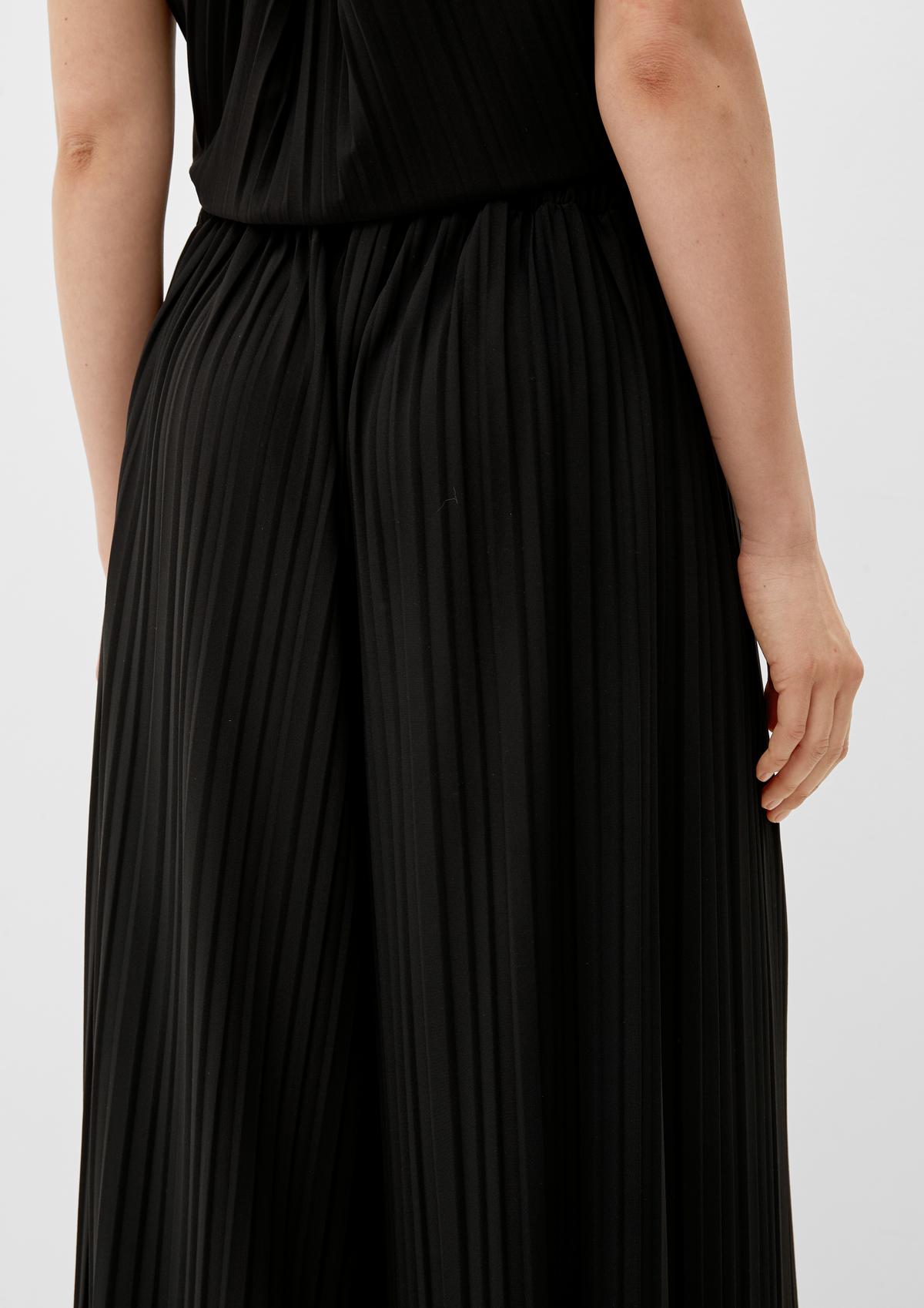Loose fit: pleated culottes - black