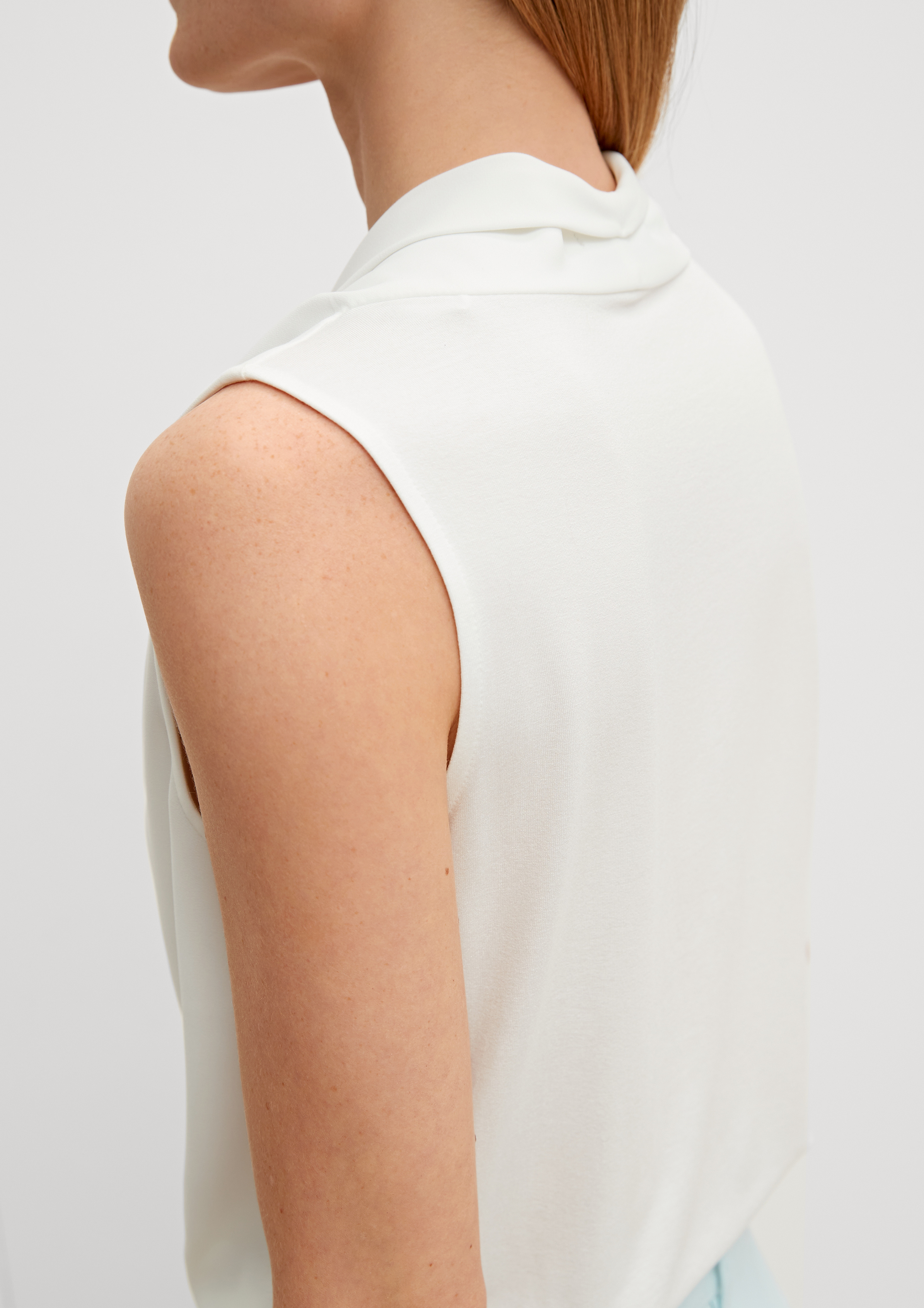 T-Shirt in 0120, 6242, 1130 & 6003