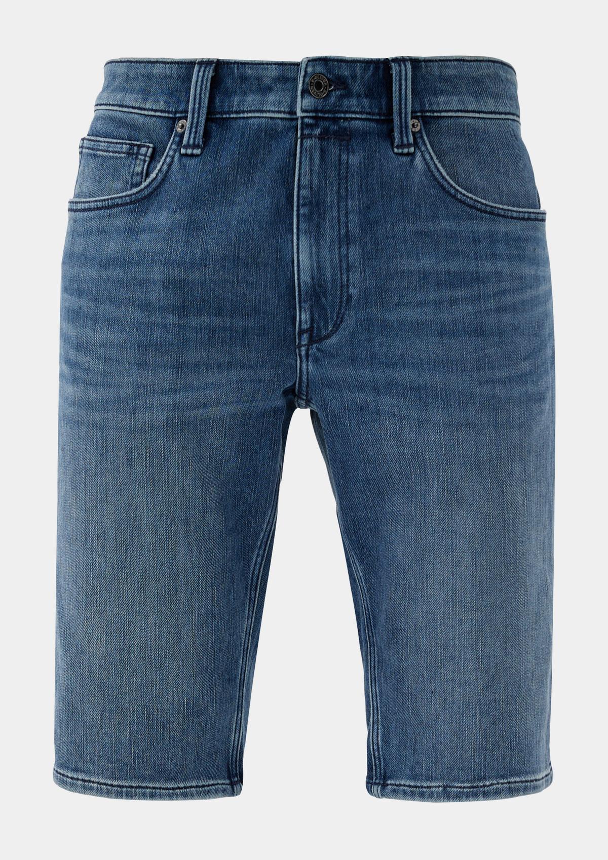 s.Oliver Kratke hlače iz jeansa / kroj Regular Fit / Mid Rise / ravne hlačnice